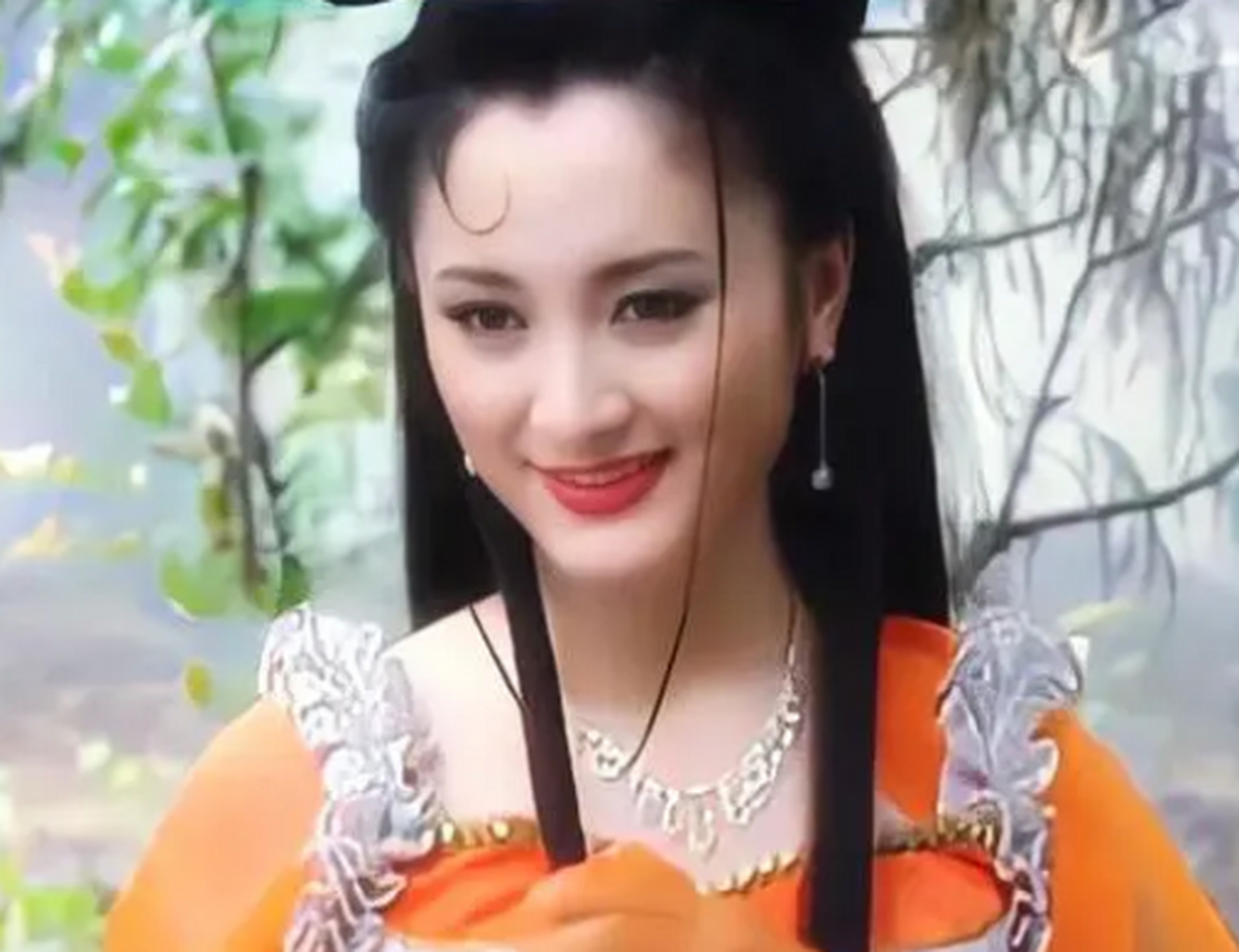 又能够体现出玉面狐狸本身的矫揉造作之姿态,将中式狐狸精的形象衬托