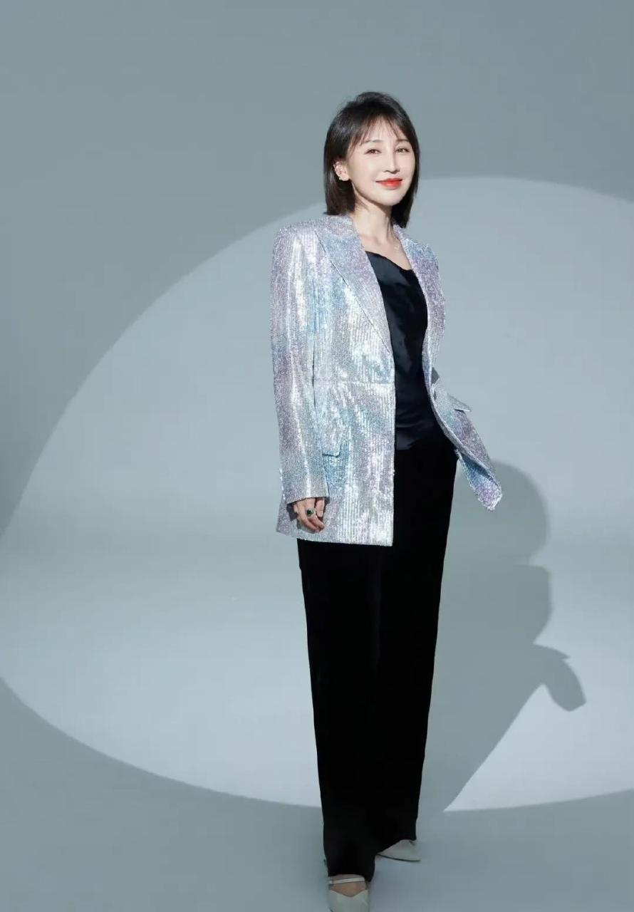 gif创作人# 岳丽娜 《打狗棍》 《小娘惹》