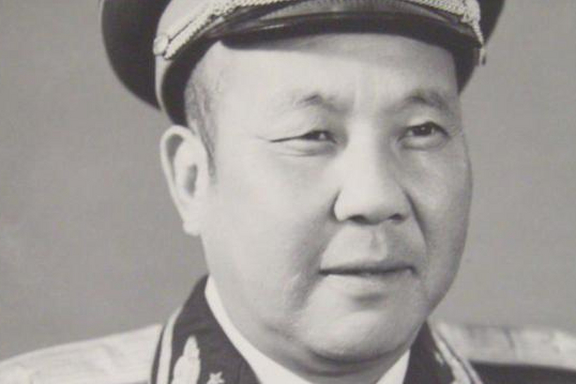 "炮神"赵章成,一人单挑一个连,辣椒炮弹打惨日寇 新中国成立后,1955年