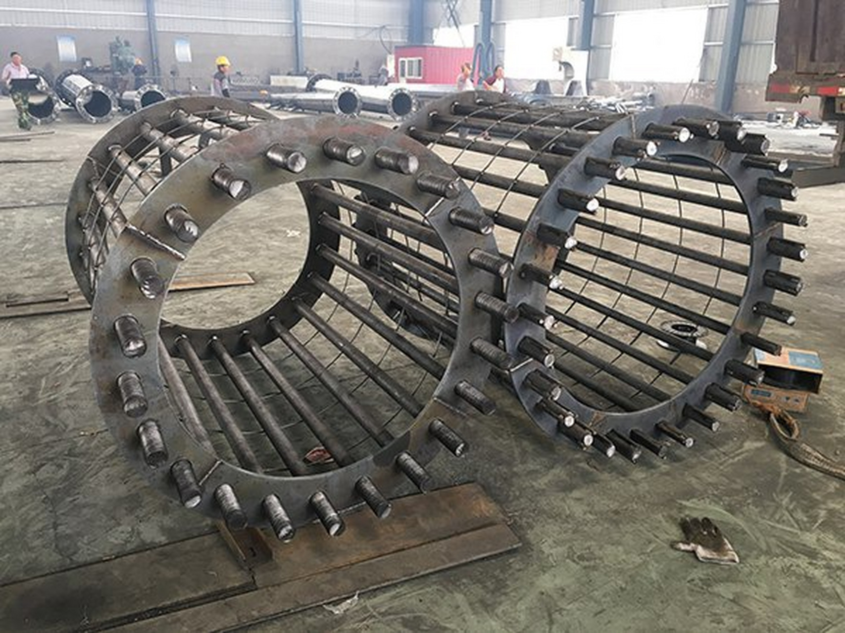 森瑞达电力钢杆# 地脚螺栓分类 地脚螺栓,可分为固定地脚螺栓,活动地