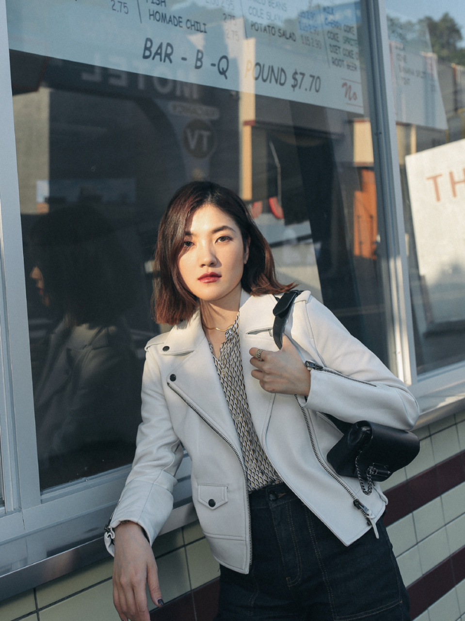 高级时髦皮衣穿搭# 时尚博主 sunnielovesfashion 身着经典机车皮