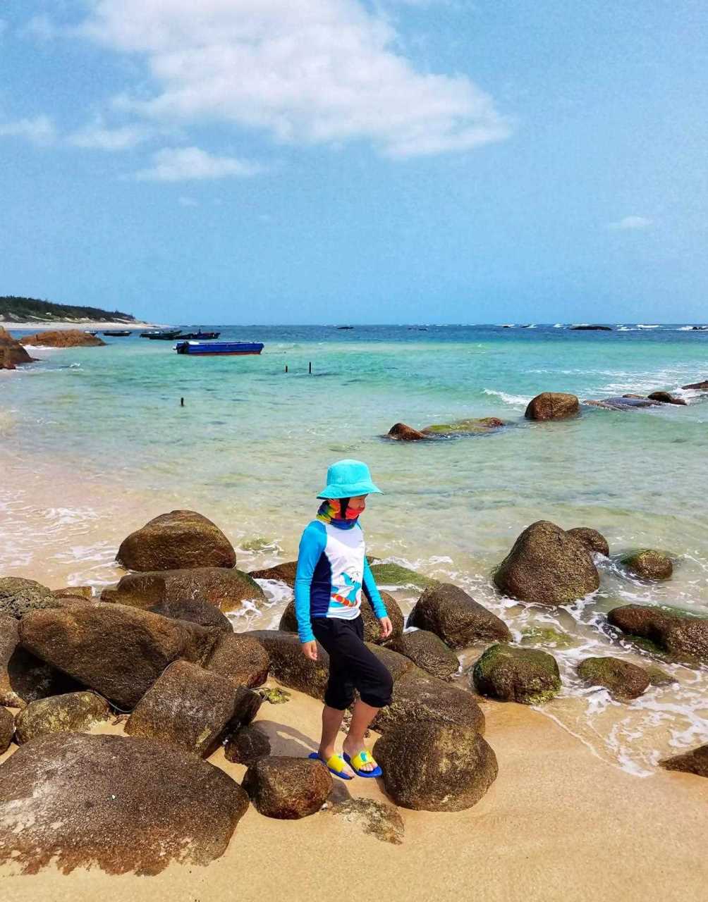 感受原生态海岸,文昌抱虎岭,这里的海水清澈,沙滩干净,还能看到成片的