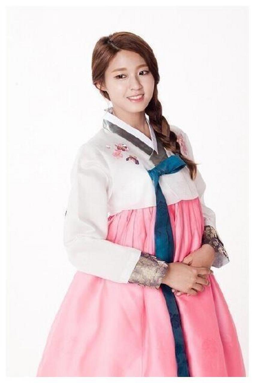 韩国女星的韩服造型pk:各个宛如仙女,你觉得谁最美?