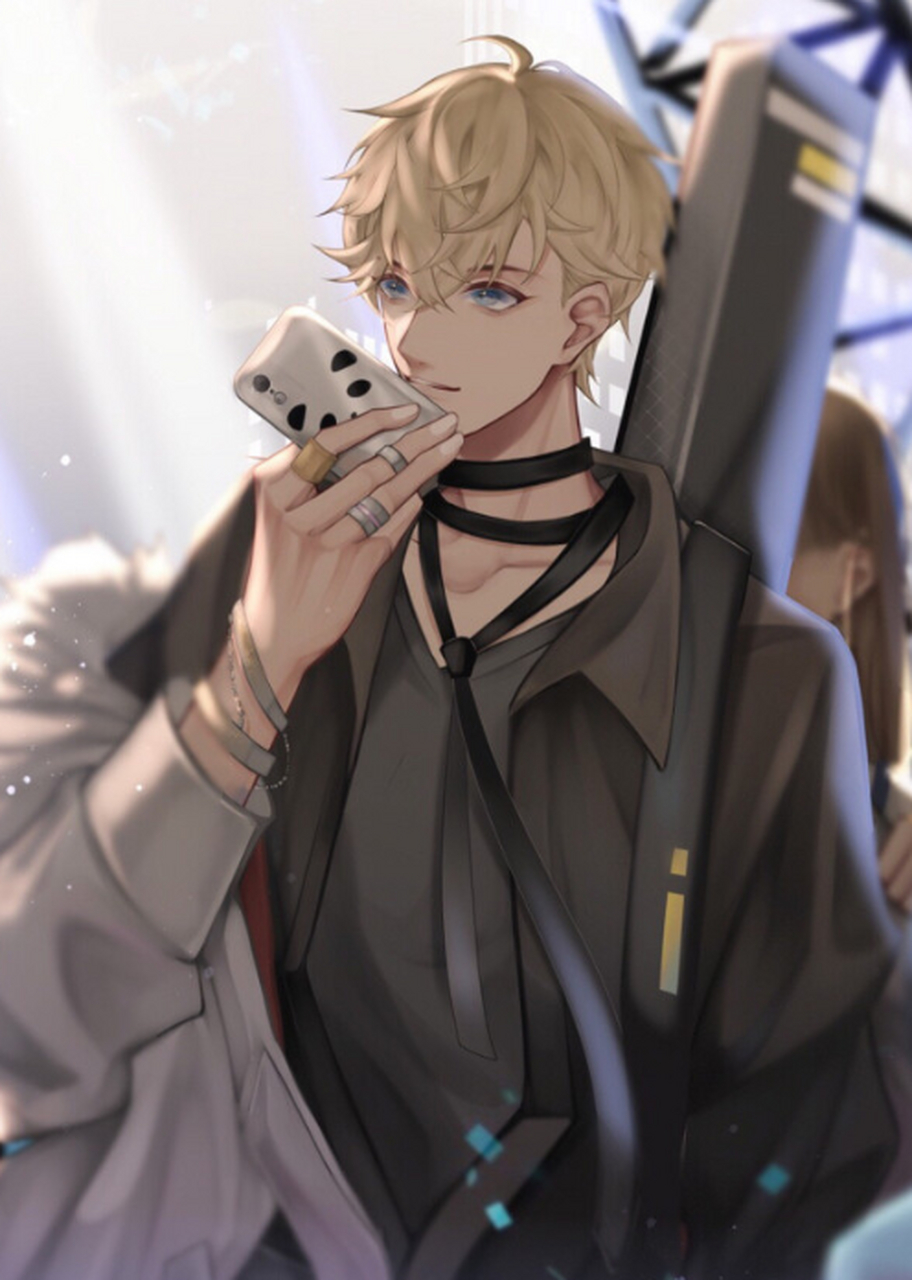 甜宠[哟] | 偶像男歌手赖上地产老板,一见面就埋胸口  #小说#   男主