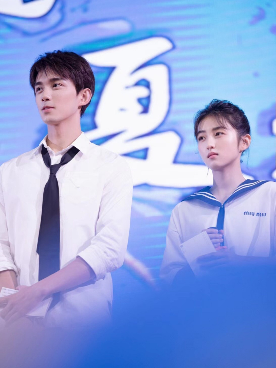 张子枫吴磊活动造型 磊枫这对awsl 张子枫和吴磊空降毕业典礼现场