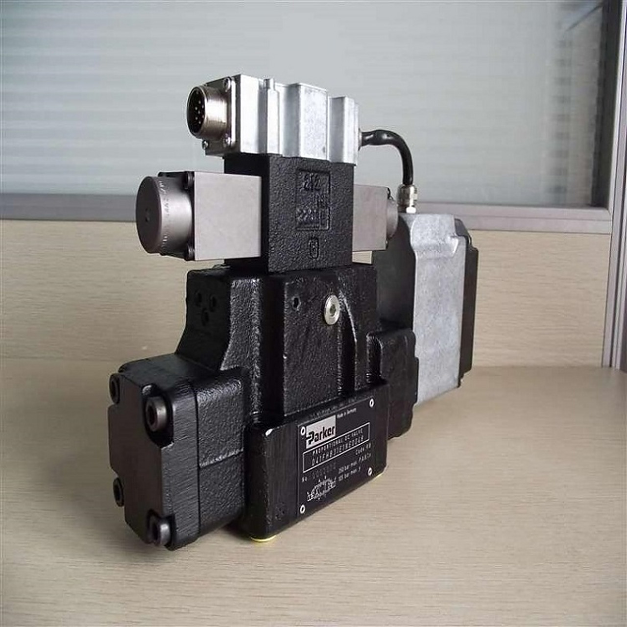 parker派克液控液压放大器qdxxa-z10柱塞泵使用 电子插头式放大器vs