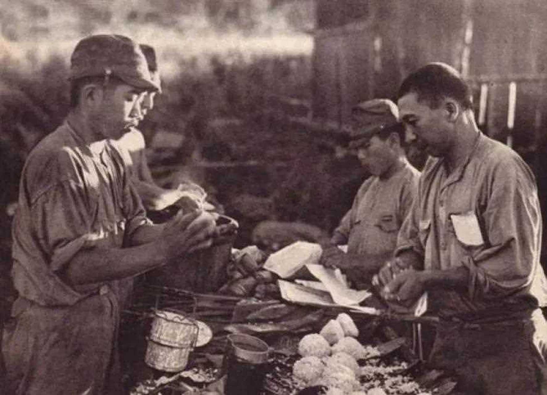 1940年,商会的孙叔平和往常一样给日本宪兵司令部送蔬菜时,突然发现