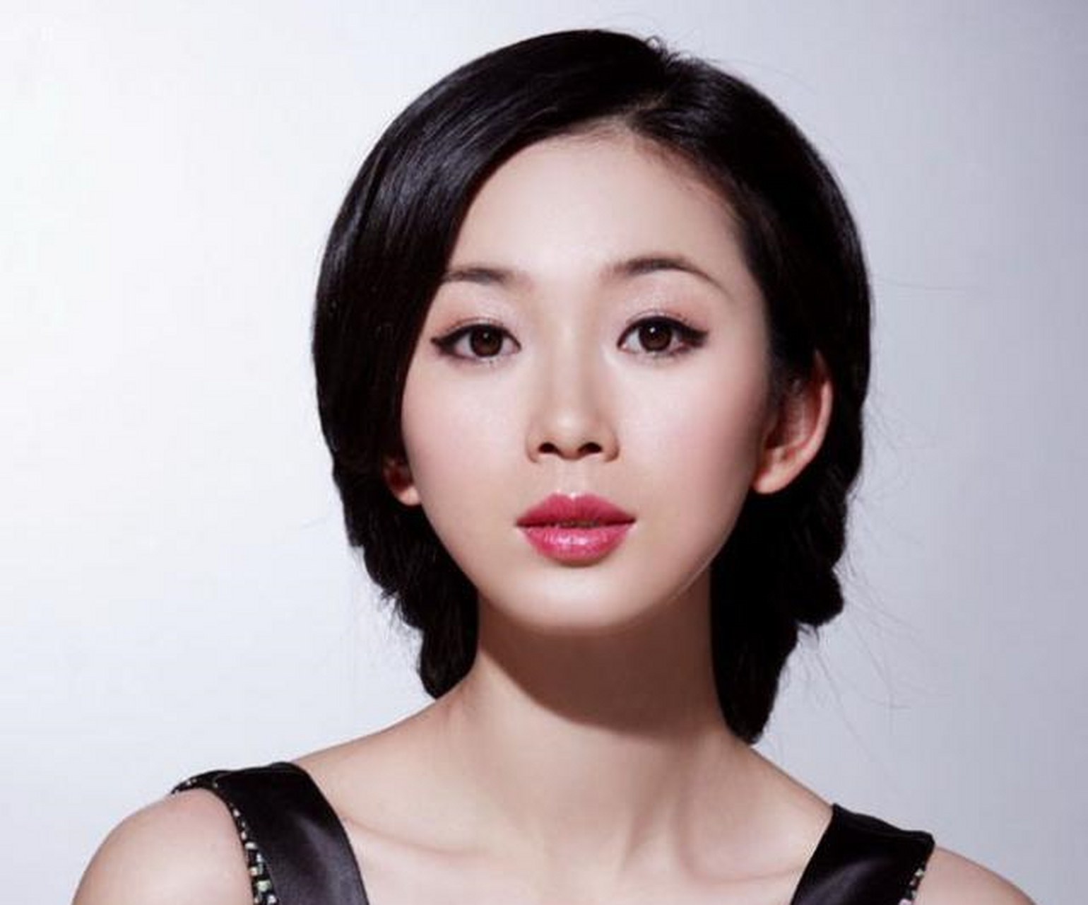 明星章雯淇,娱乐圈影视演员,被誉为新一代"美丽俏佳人"[鄙视]