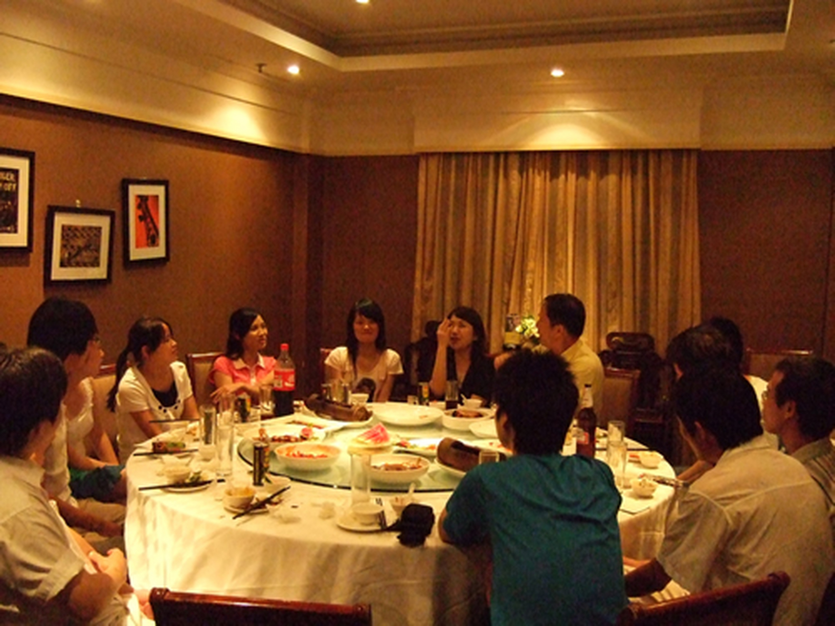 阿才是高老板公司里的行政人事部经理,这天他急火火地跑去找高老板