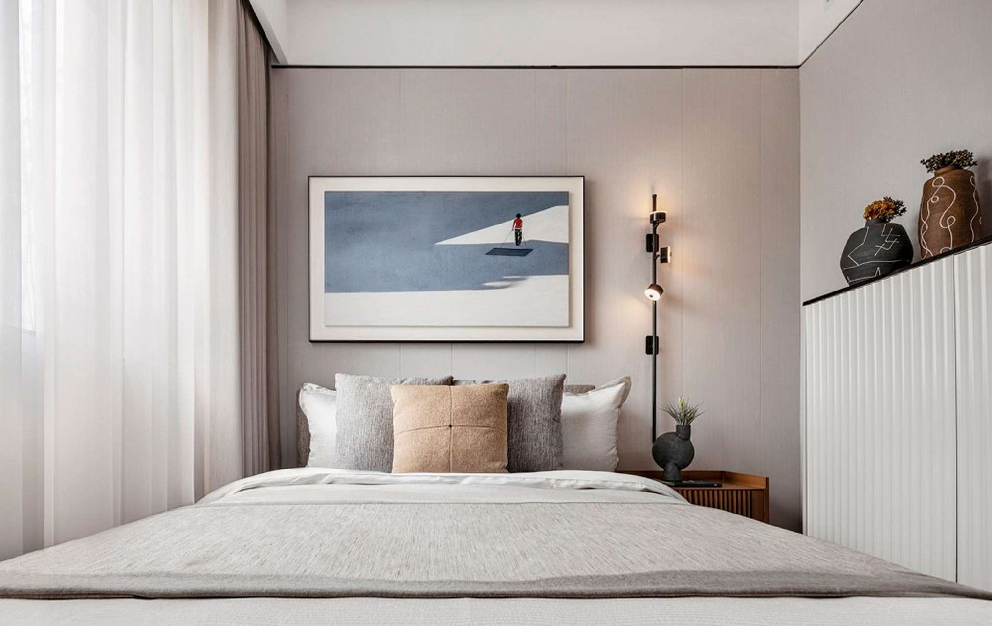 餐厅与客厅的空间边界虚化,这也是首层的亮点所在.