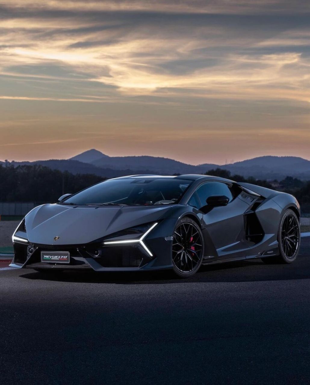 兰博基尼大牛revuelto的极致魅力  今日有幸一睹兰博基尼大牛revuelto