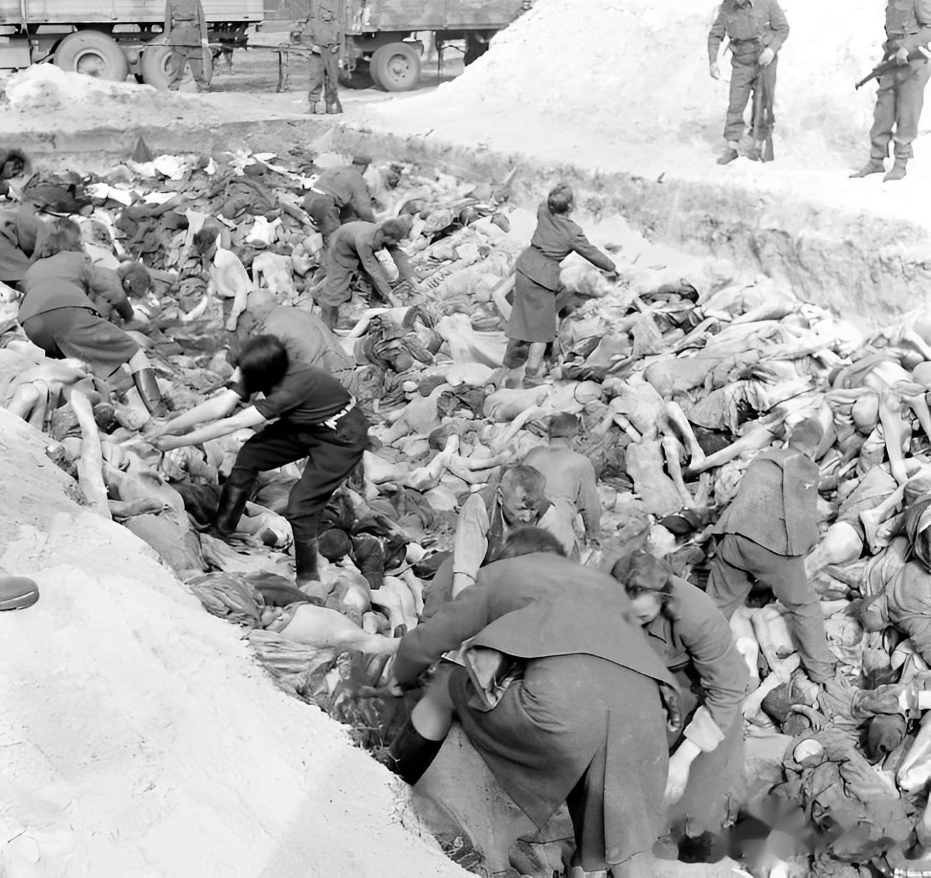 德国设立的贝尔森集中营也是数千名犹太人和战俘的埋葬地.