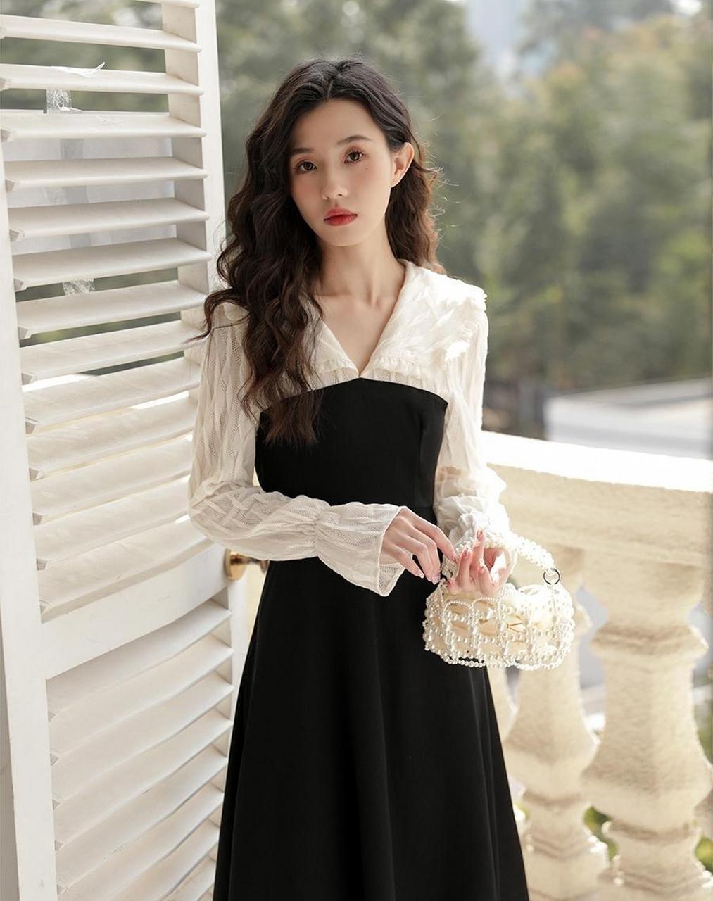 轻熟风美女,法式黑色连衣裙穿搭