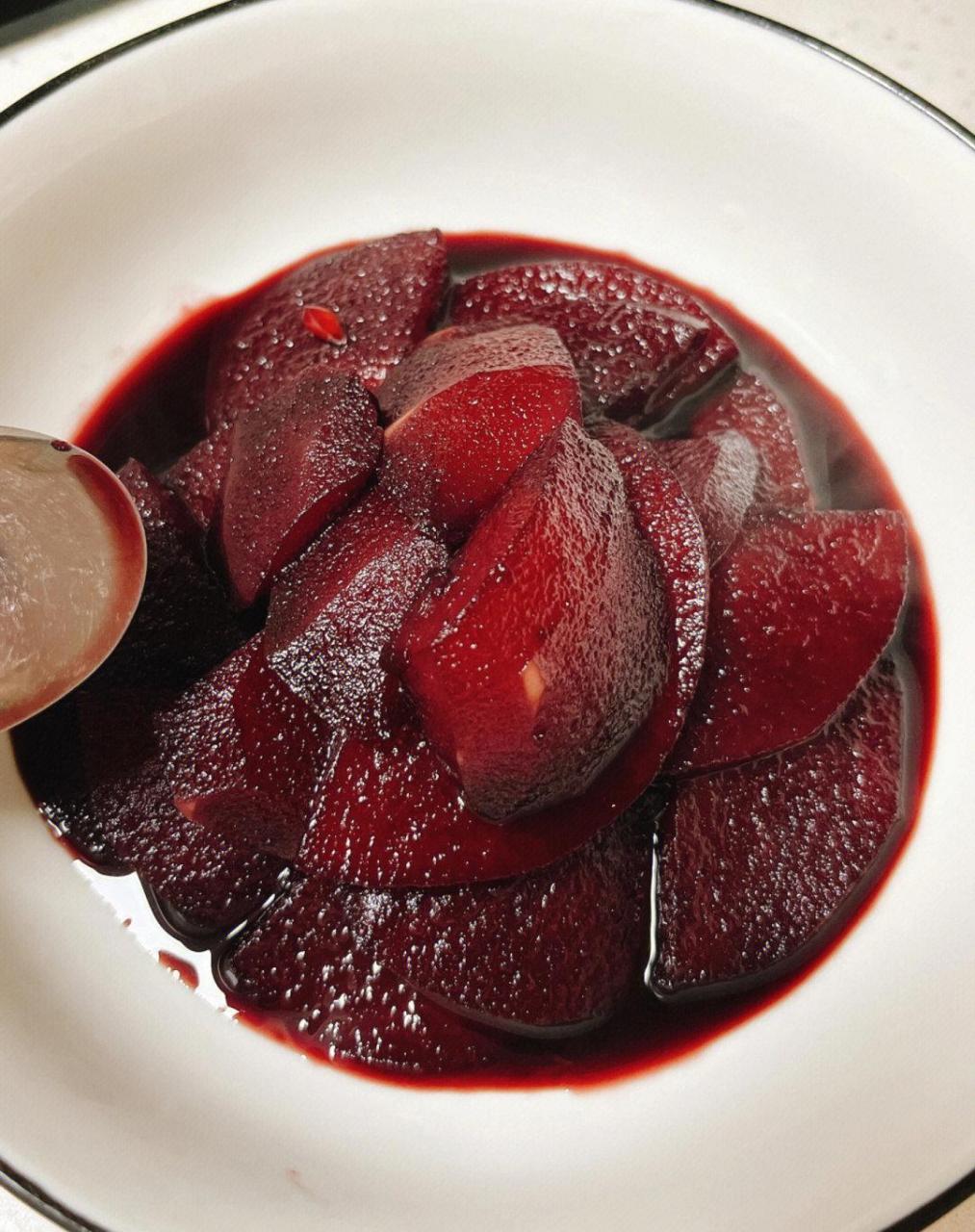 秋冬季养肤篇"白里透红好气色"[鸡蛋] 红酒炖雪梨养出素颜好气色 做法