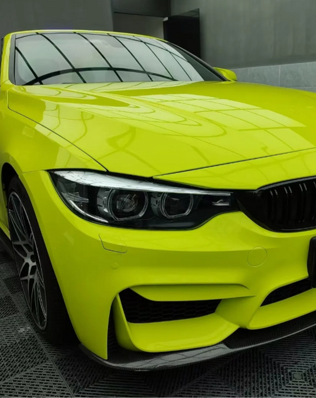 炫酷酸性绿,宝马4系敞篷车改装典范 这款老款敞篷宝马4系的酸性绿改色