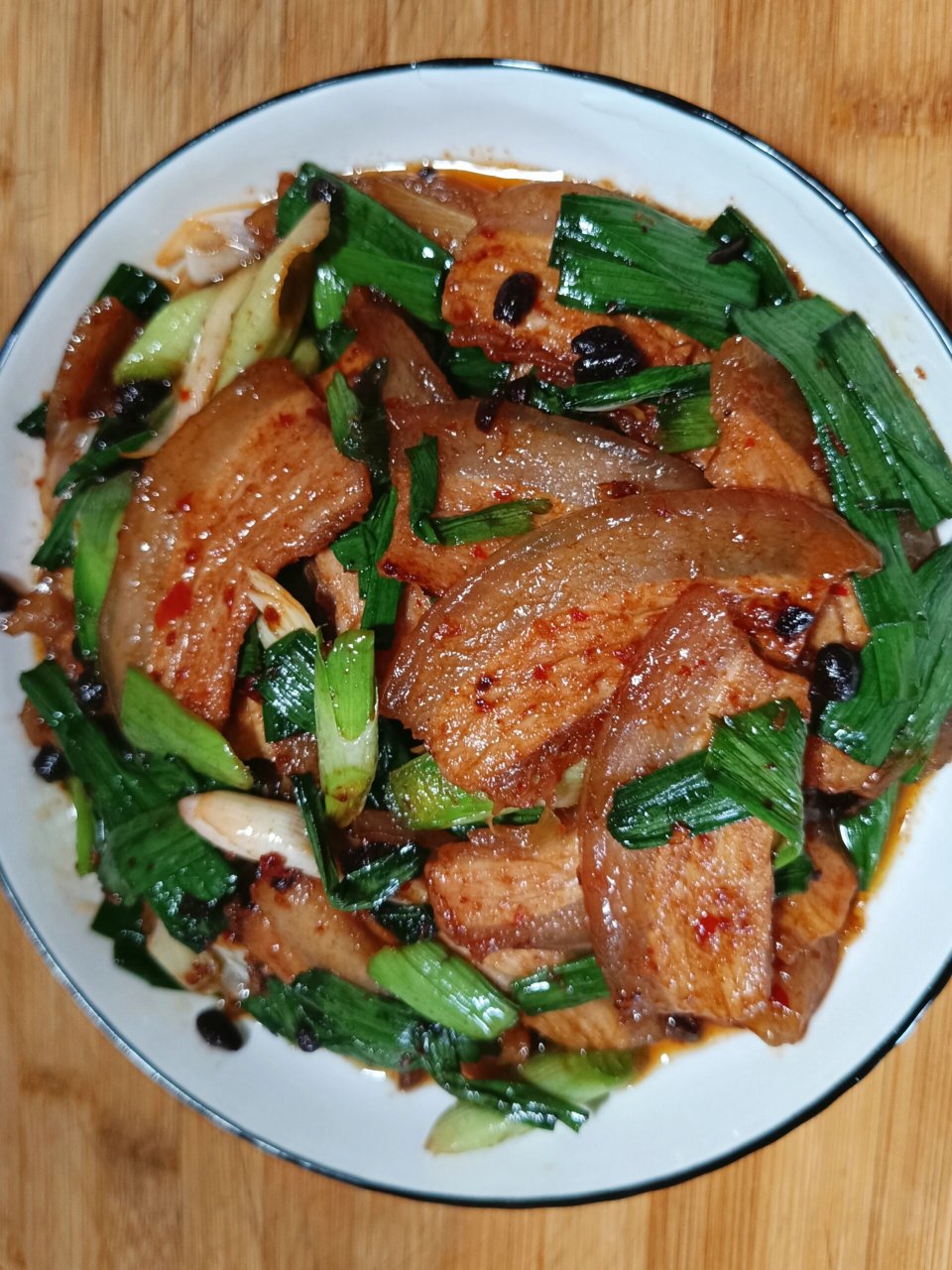 回锅肉焦香入味肥而不腻,从小到大就没吃腻过,不愧是川菜之首 	 食材