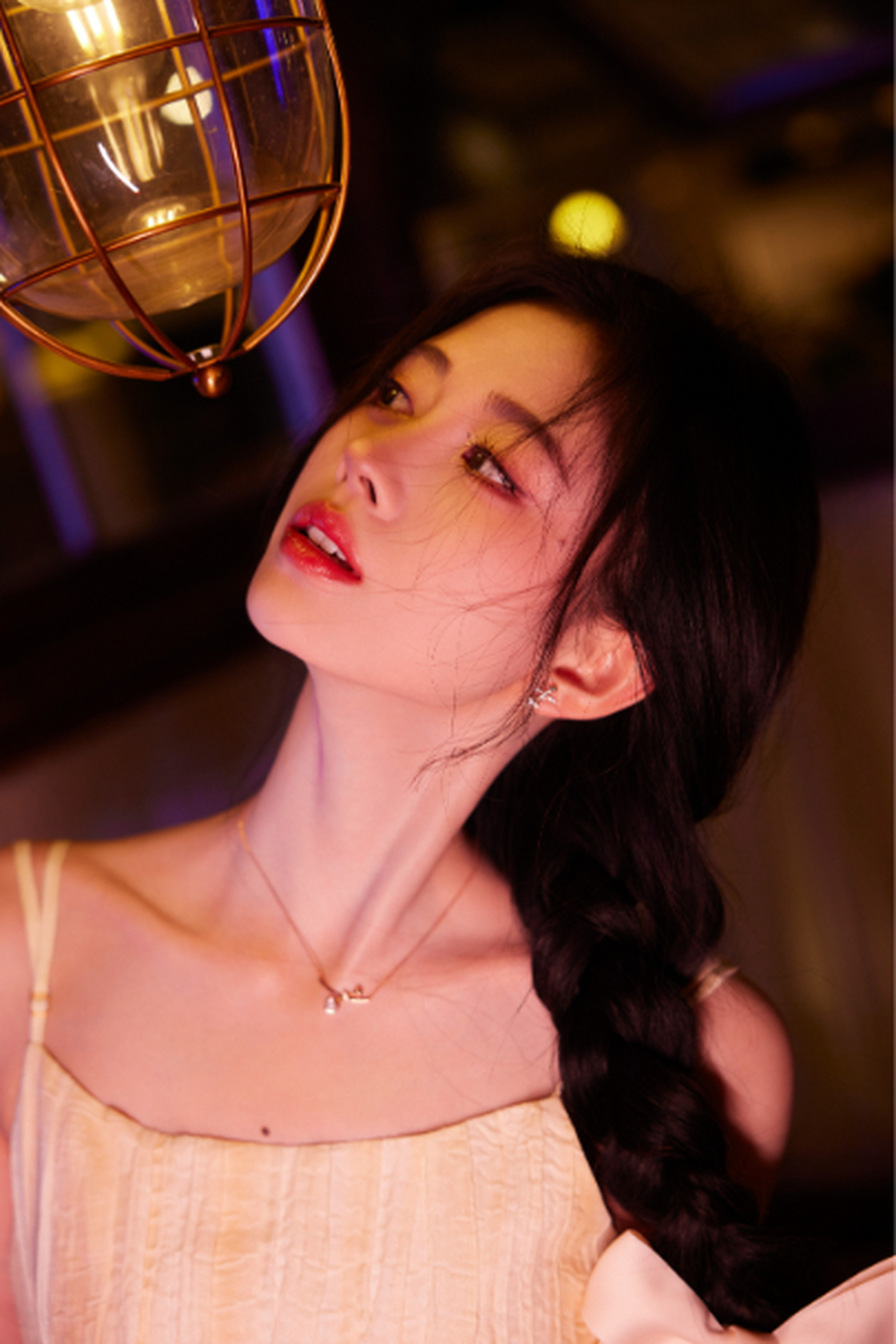 传说中的4000年一遇的第一美女, 鞠婧祎 鞠婧祎的一组美图曝光,她身穿