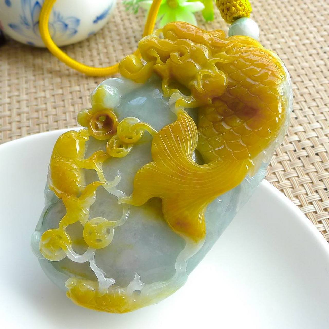 翡翠手玩件,把玩件,手把件 "把玩件",又称"手玩件","手把件",是古玩