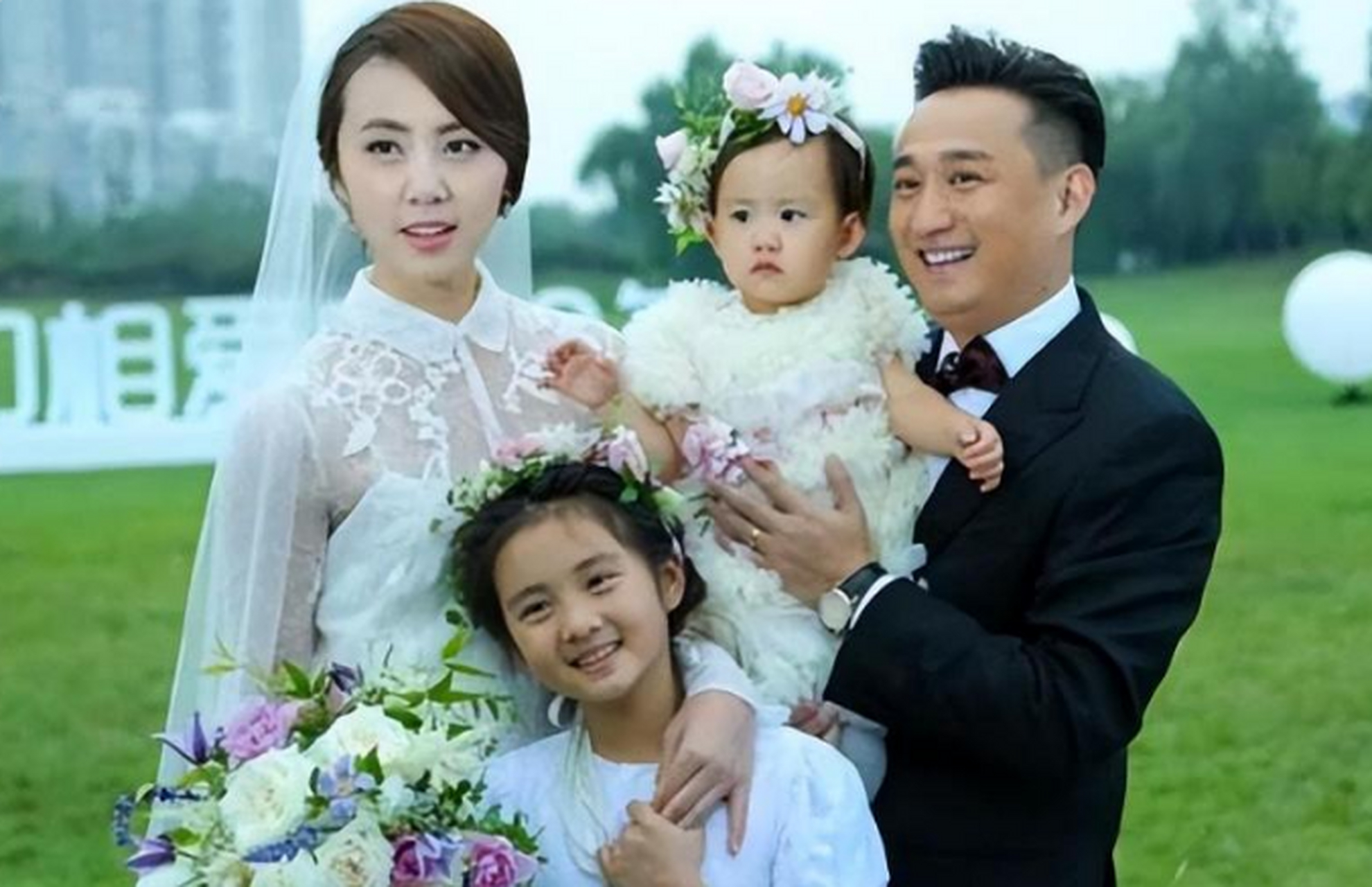 黄磊很平淡地说:"我每天都会更爱她一点".