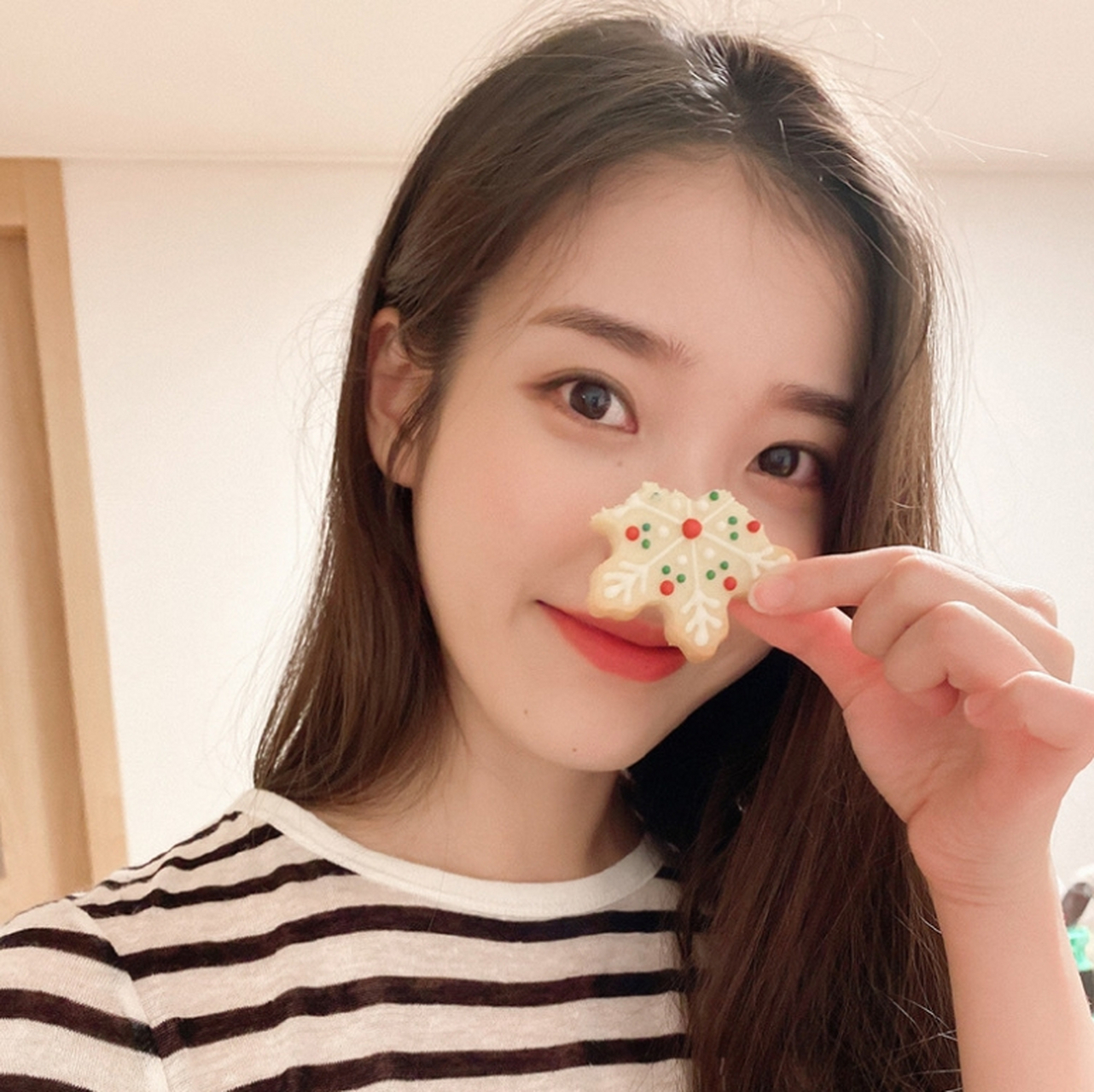 娇俏可爱,楚楚动人的#iu李知恩# 眉清目秀,玲珑剔透,笑容甜美,妩媚