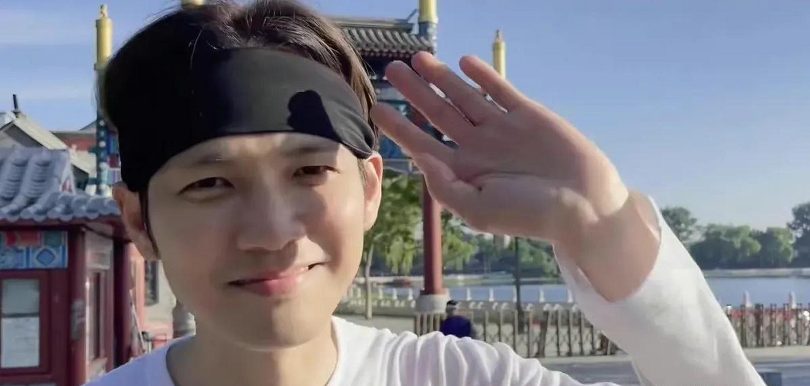 47岁钟汉良晒自拍,纯素颜的状态,任谁看都会羡慕吧?