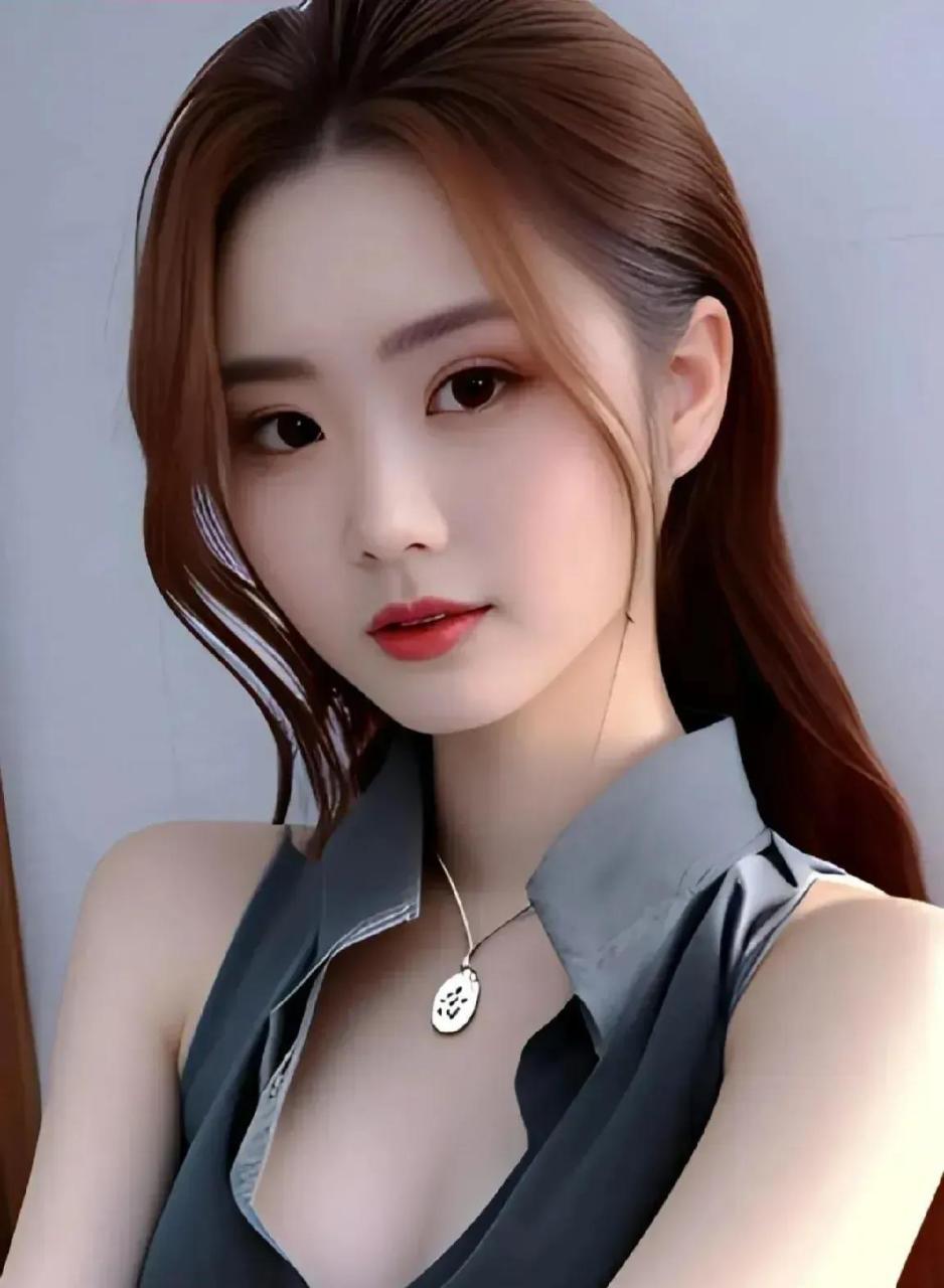 肤白貌美一美人, 明眸红唇吸人睛. 眼含秋波送温情, 土豪权贵惊掉魂.