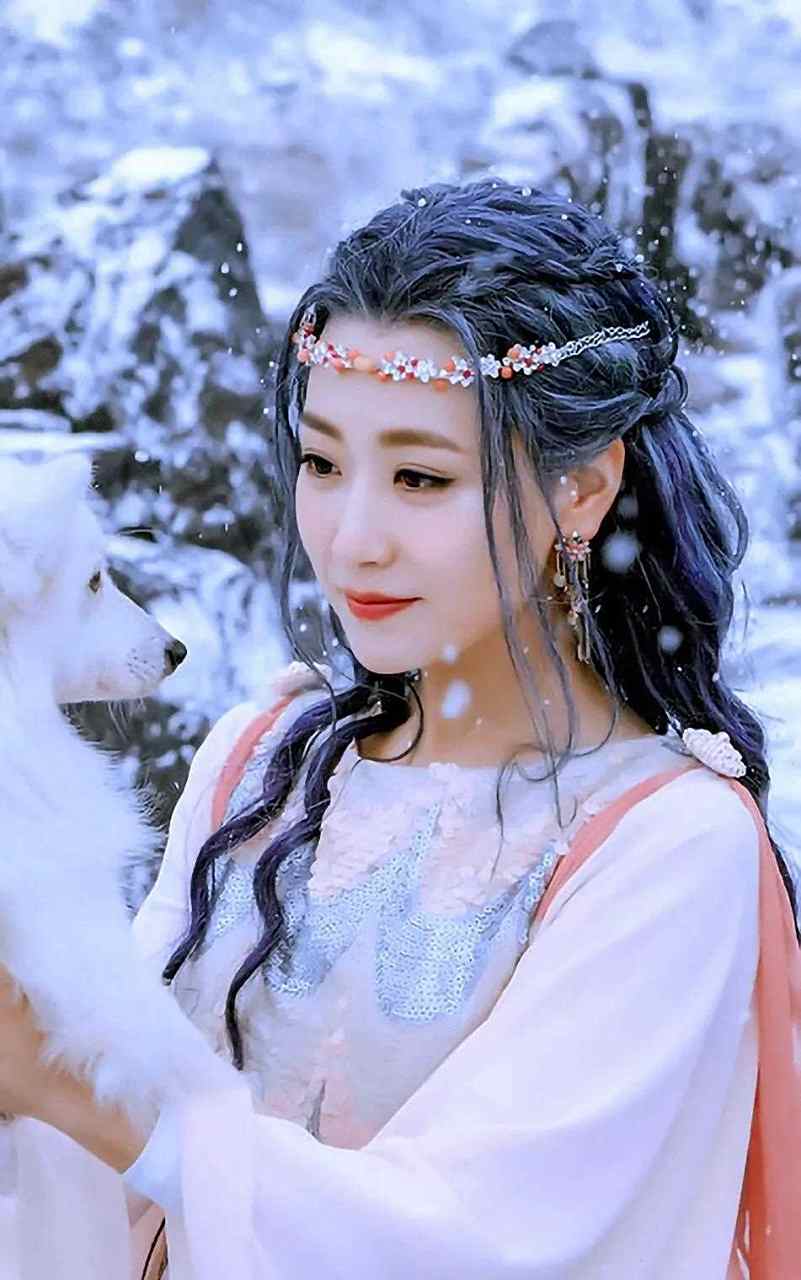 《幻城》中出了许多美女,有没有觉得白冰的"莲姬"很美的!