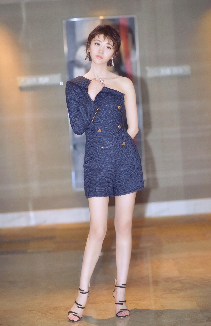 京城四美之景甜  美腿玉足合集[滑稽]