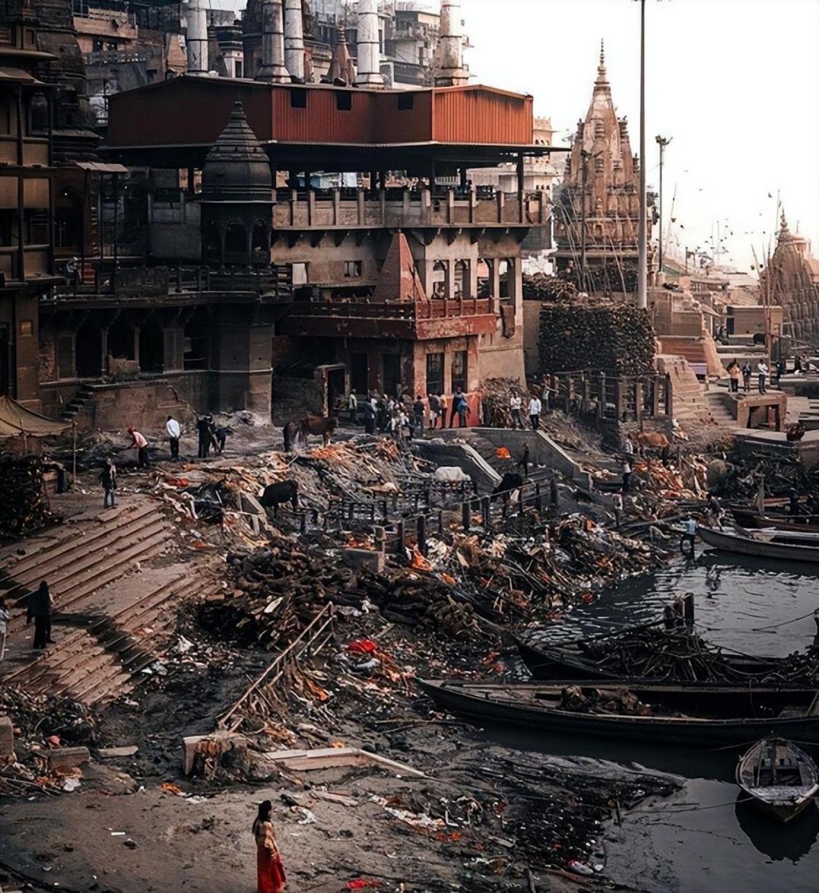 印度北部的瓦拉纳西(varanasi)是被12亿印度教信徒视为神圣的七座城市