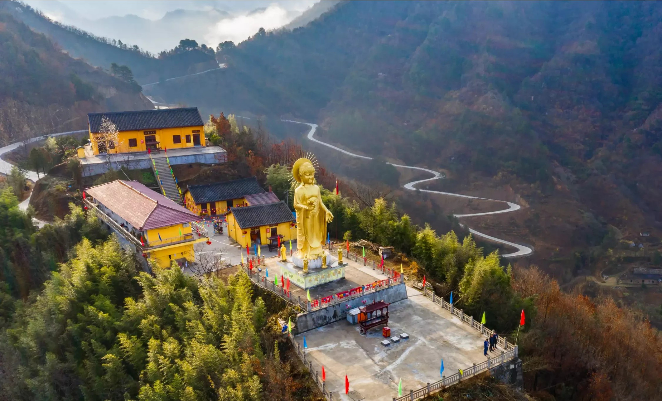 mcn风帆计划#沿着佛坪县环山步道登上佛光寺,登高望远,可见佛坪县吵 