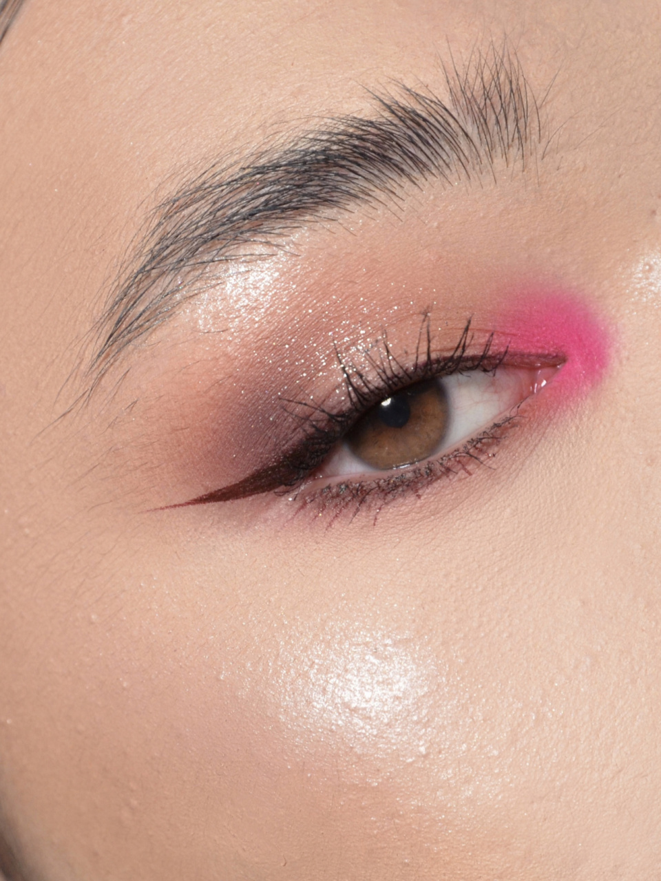 你跟千禧辣妹只差一点芭比粉  天啦最近y2k妆容简直不要太火好吧!