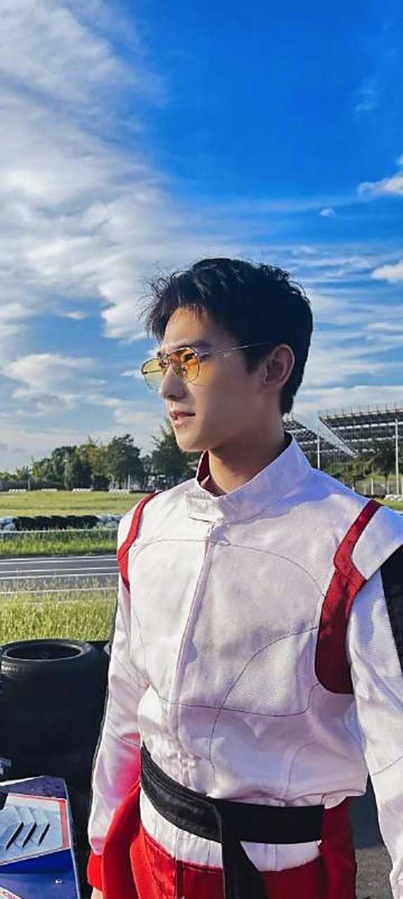 杨洋锁屏壁纸 真的很不戳!