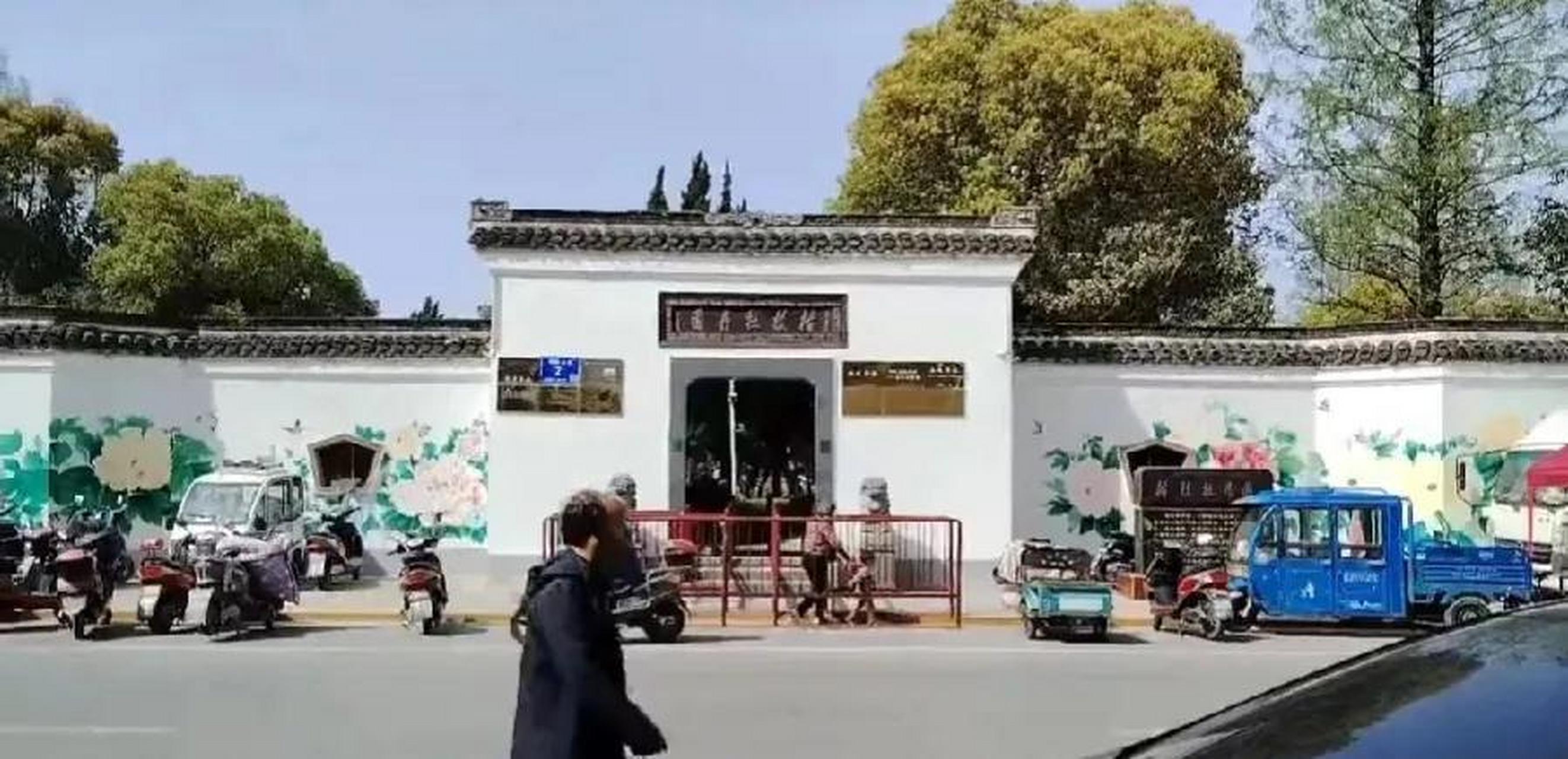 想当年盐城人山人海的便仓枯枝牡丹园现在门可罗雀,免费都没人去了.