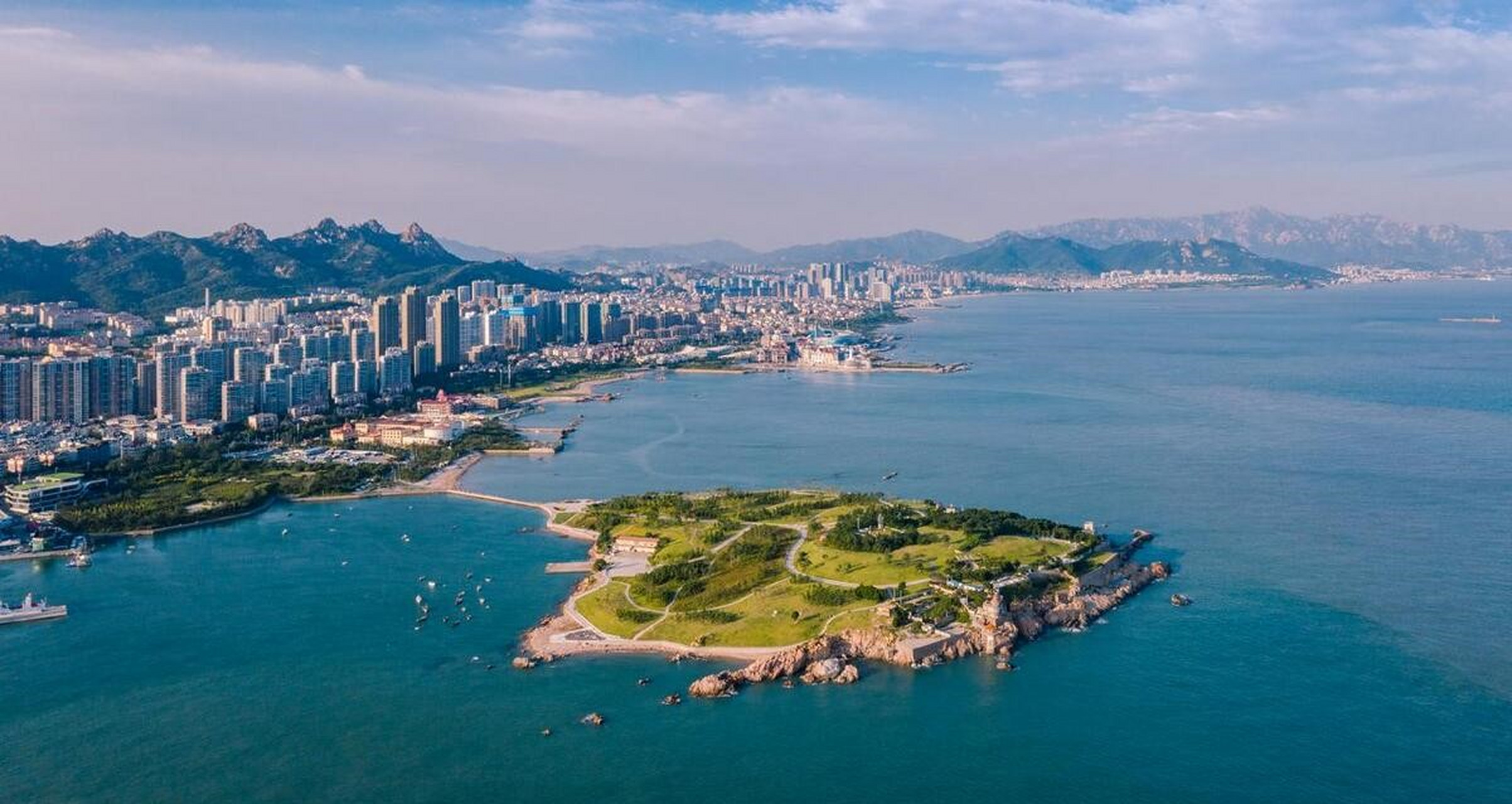 五一去哪玩儿#青岛-小麦岛 小麦岛公园位于崂山区,属环形岛屿,有大片