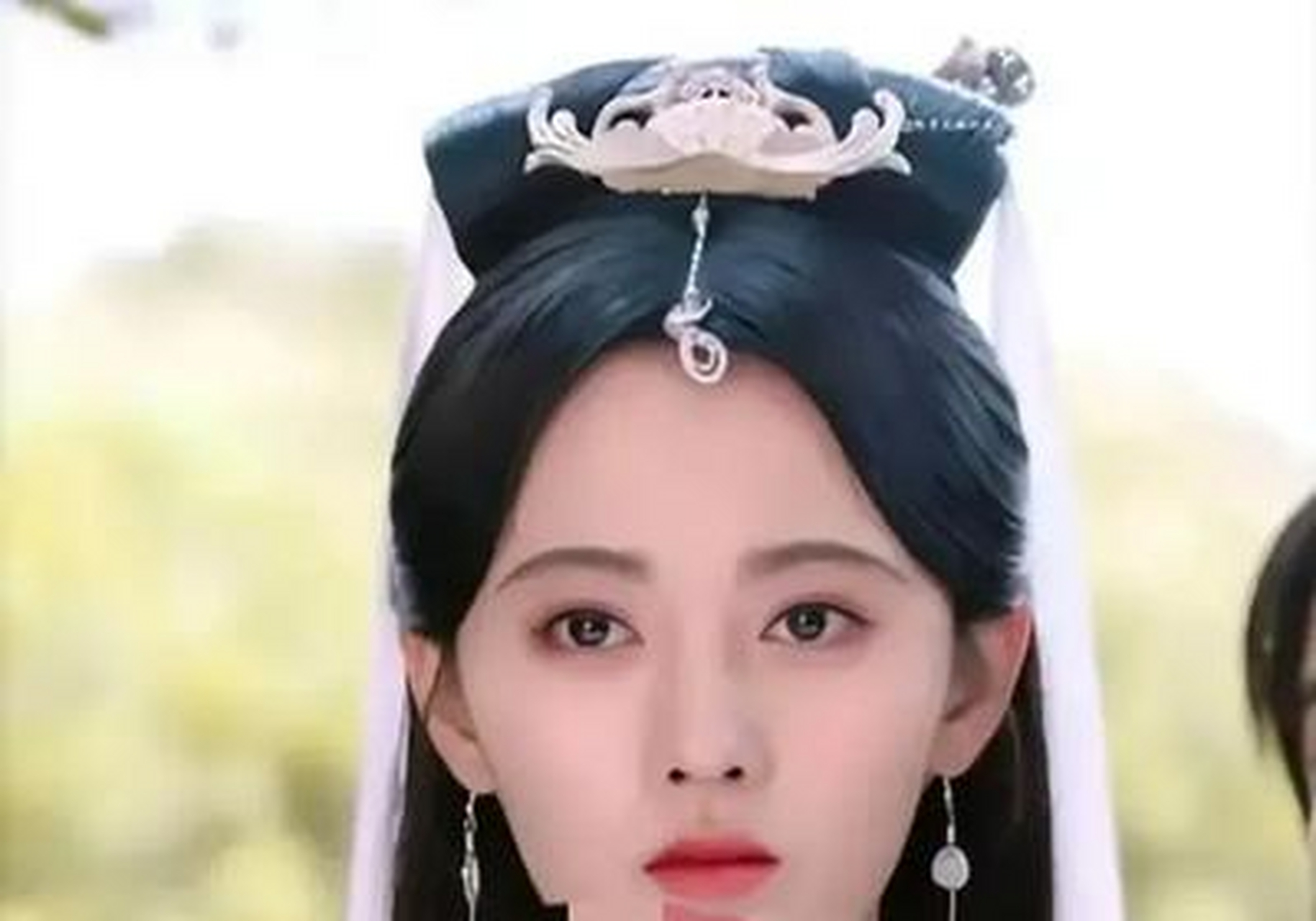 郑爽和鞠婧祎居然意外撞脸了,郑爽的" 贝微微"与鞠婧祎的"白素贞"这看