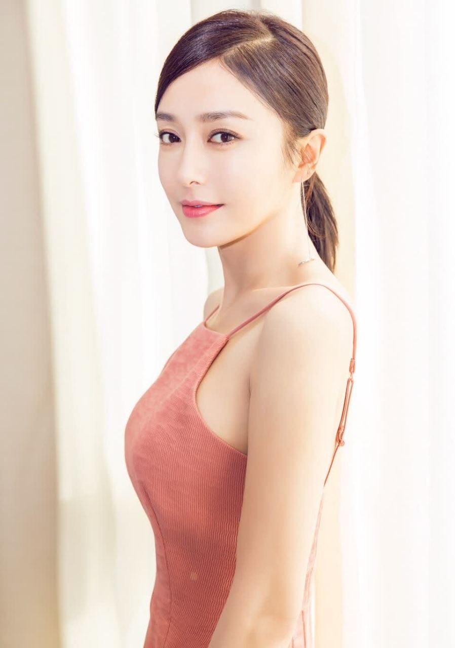 大美女秦岚,79出生的她,却始终保持着动人的美丽