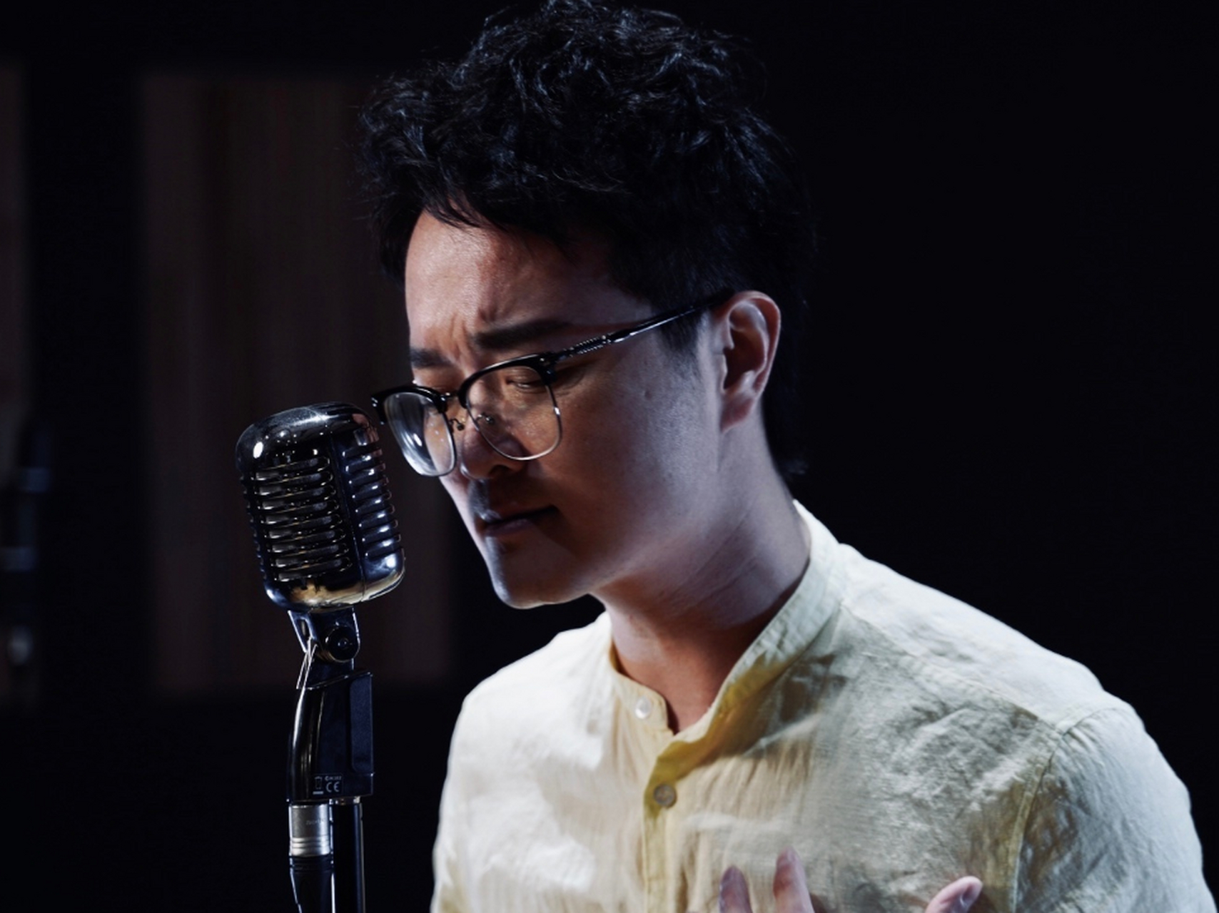 【我爱记歌词领唱海峰逝世】据报道,5月26日凌晨,音乐制作人,前浙江