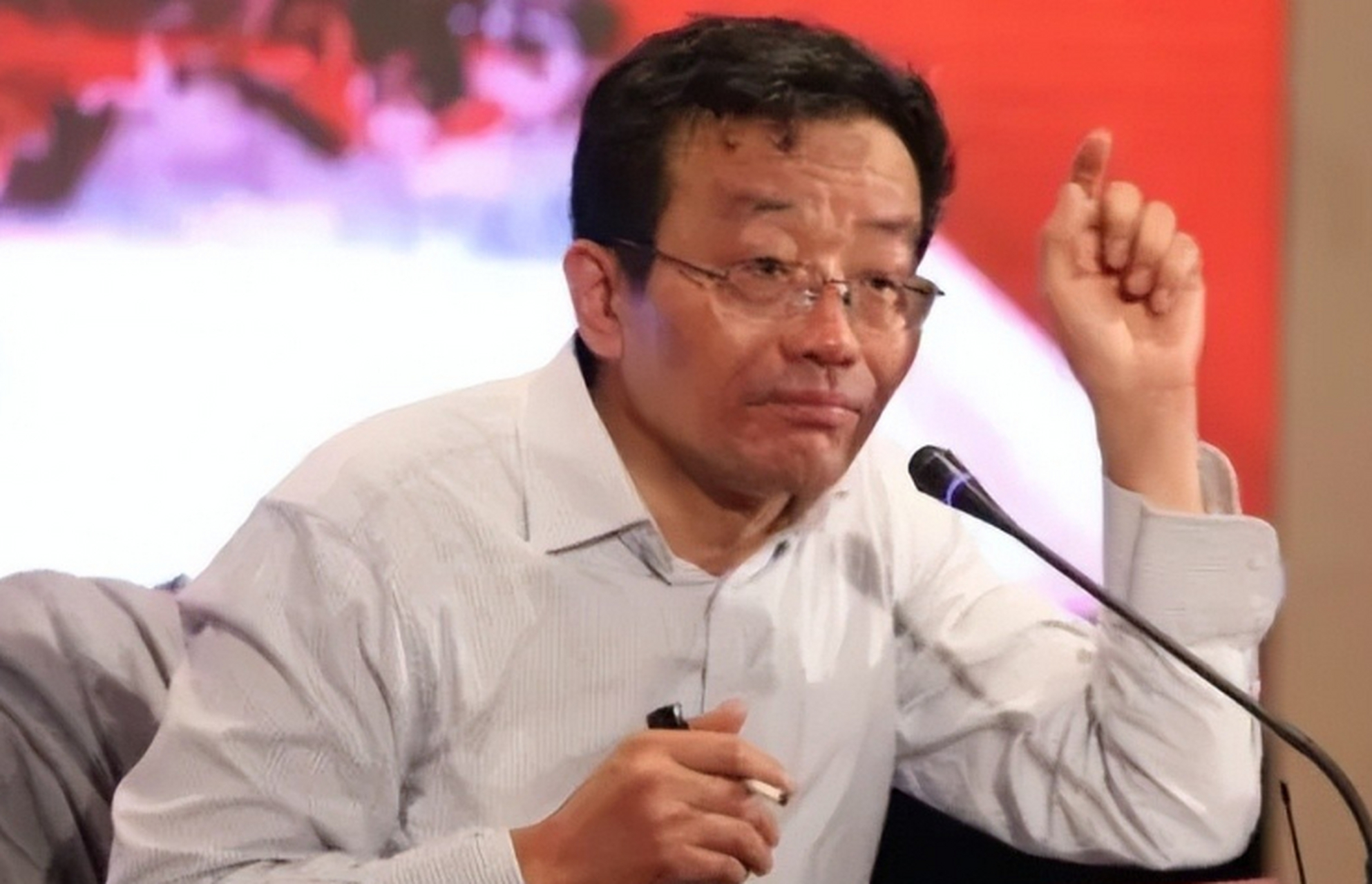 复旦大学教授王德峰,特别重视孩子教育,希望儿子能考上复旦大学.