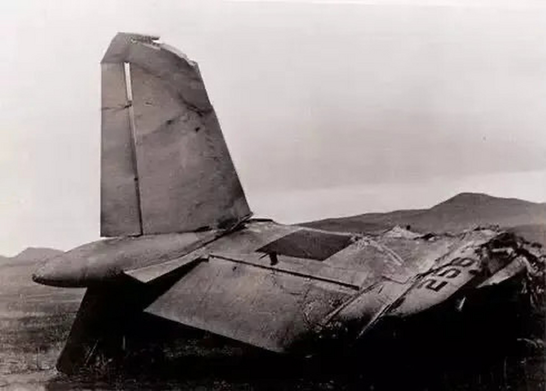 飞行员康庭梓,原本是1971年9月13日坠毁在蒙古温都尔汗三叉戟上的副