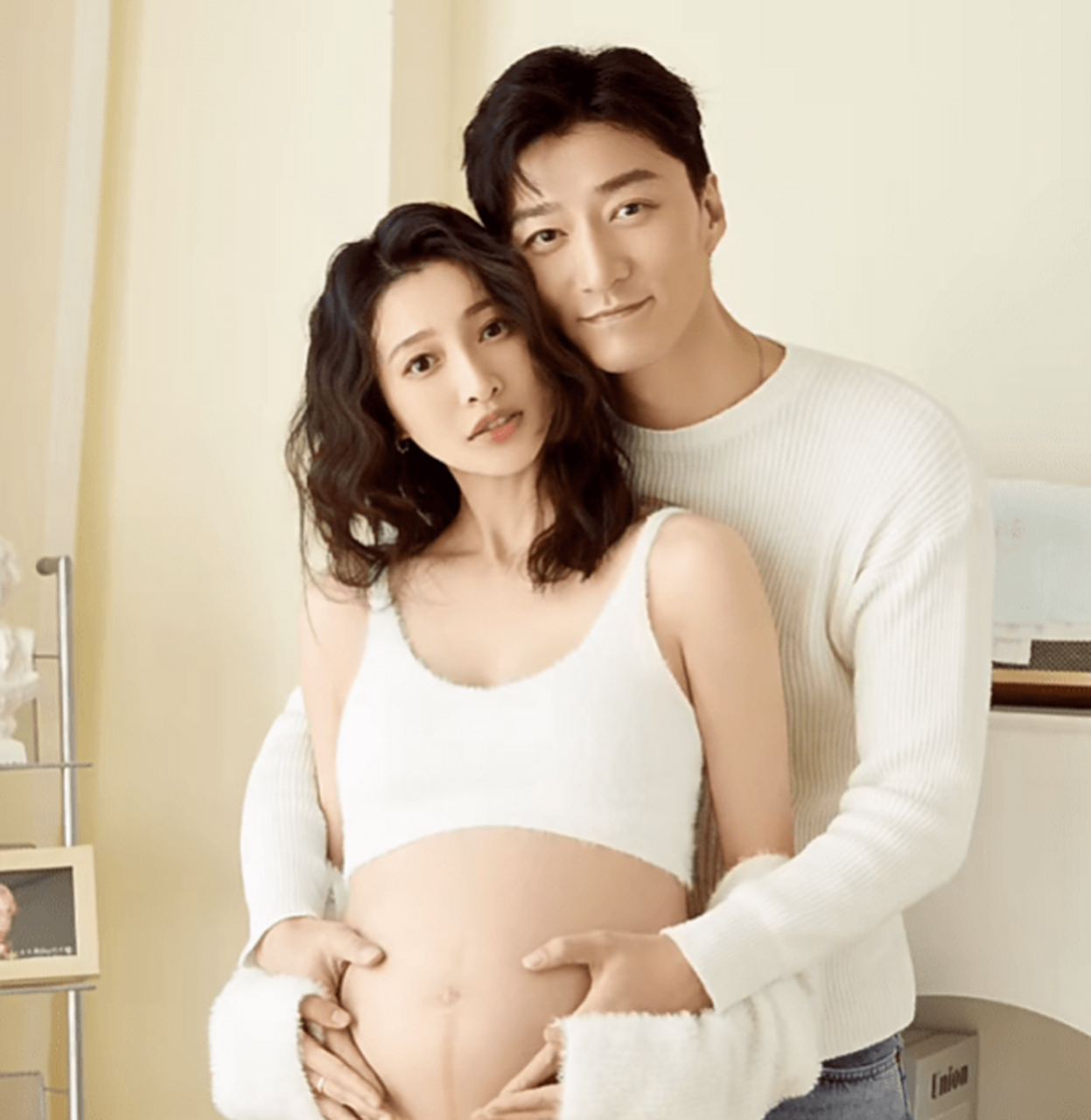 演员金泽灏官宣产子,晒宝宝出生照,妻子白柳汐生产前曾感染新冠.