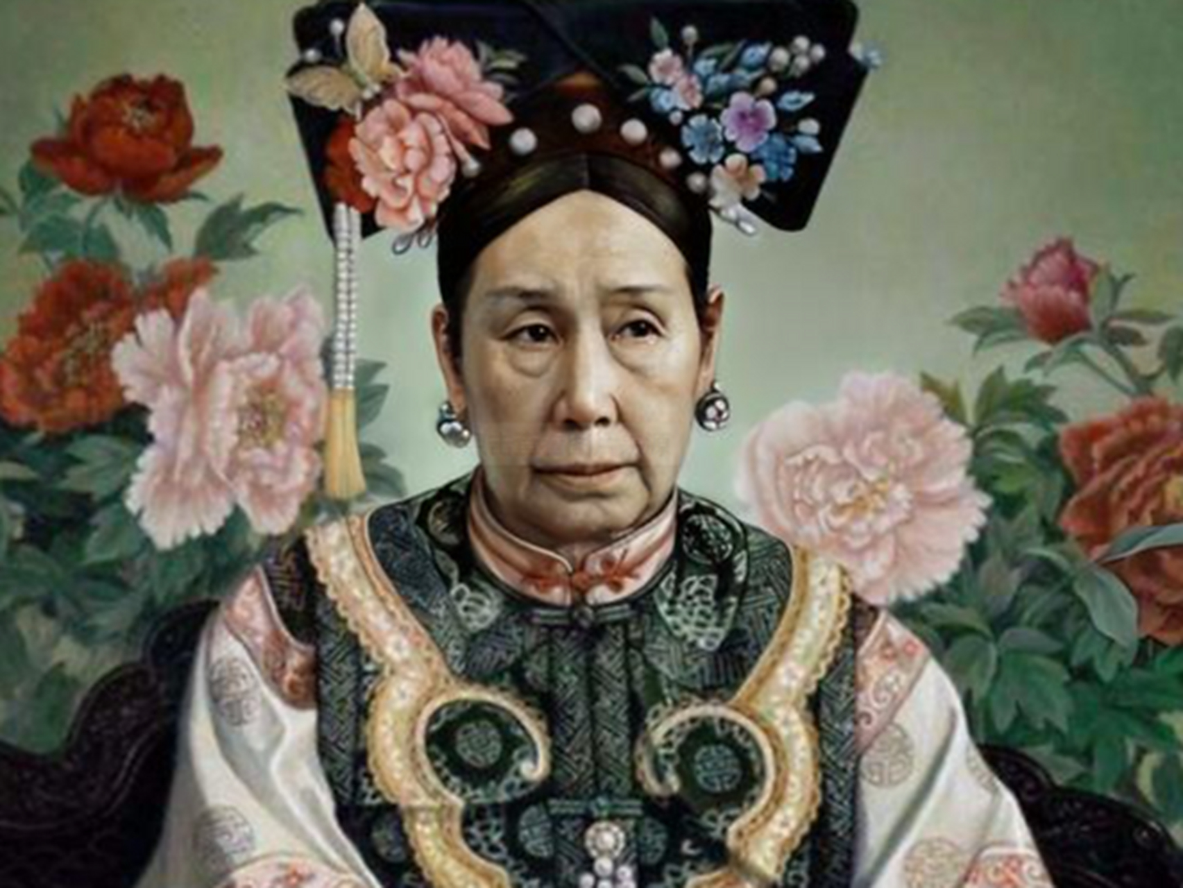 周莹原本出生在富贵人家,却不想某些原因导致家道中落,嫂子将她嫁给