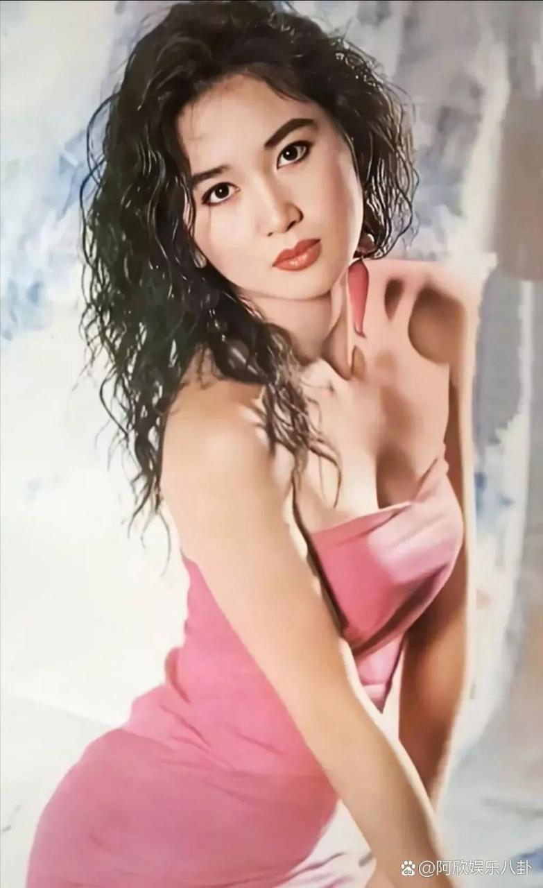 一一美女明星:温碧霞精美艺术写真.(图转载∴阿欣娱乐八卦)