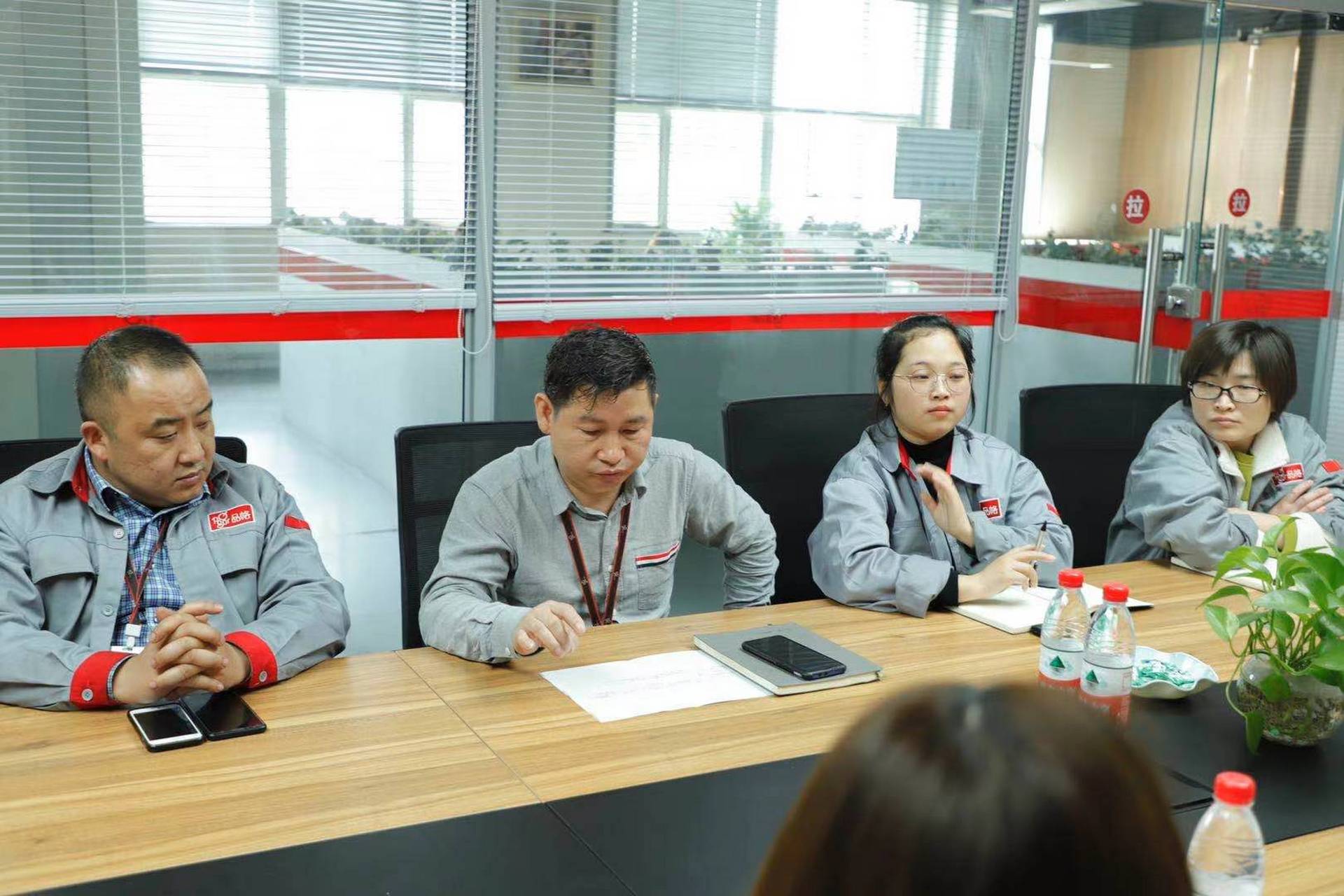 欣邦招商团走访品格高端顶墙,细节之处无不彰显品格的非凡实力,倡导