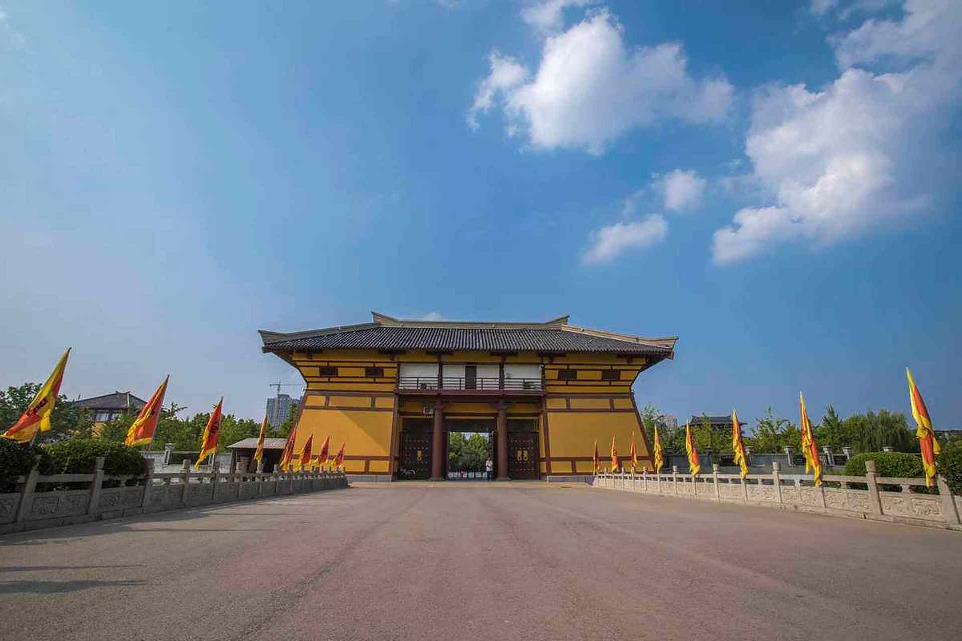 沛县,江苏省徐州市下辖县,位于徐州市西北部,总面积1806平方公里