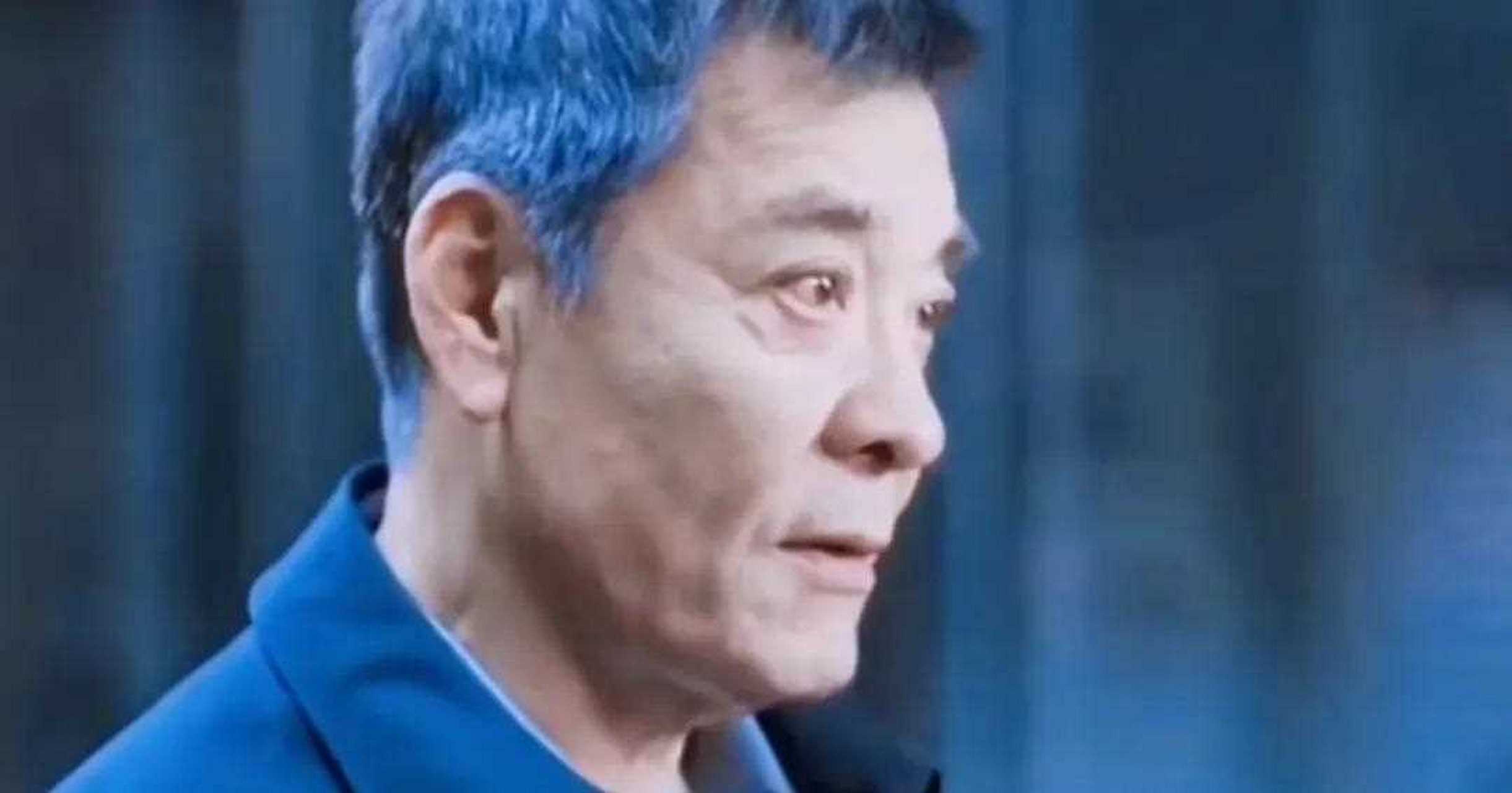 看到万书记,亲手把传家送进局子里,心里像是打翻了五味瓶.