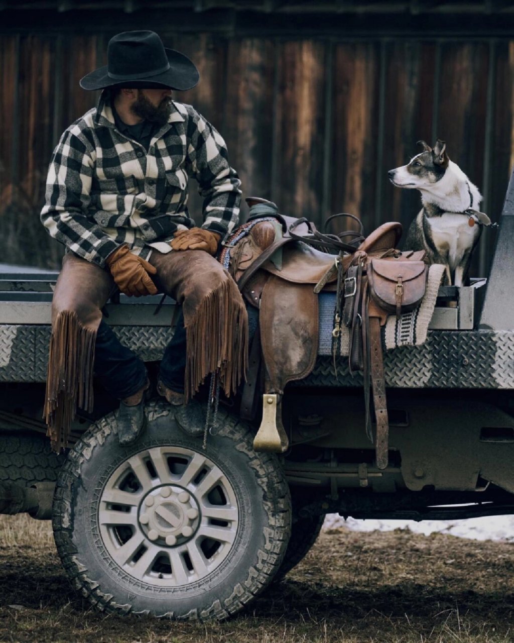 西部牛仔风  西部牛仔风是一种经典的美国西部风格,融合了浪漫主义
