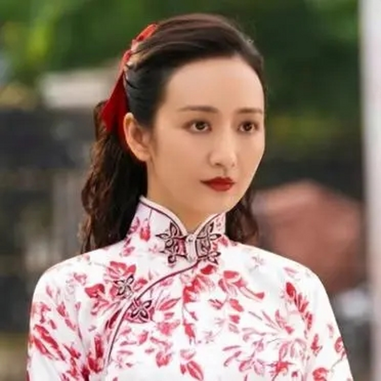 王鸥穿旗袍太美了,身材比例和曲线美让人惊艳,网友:颠覆认知