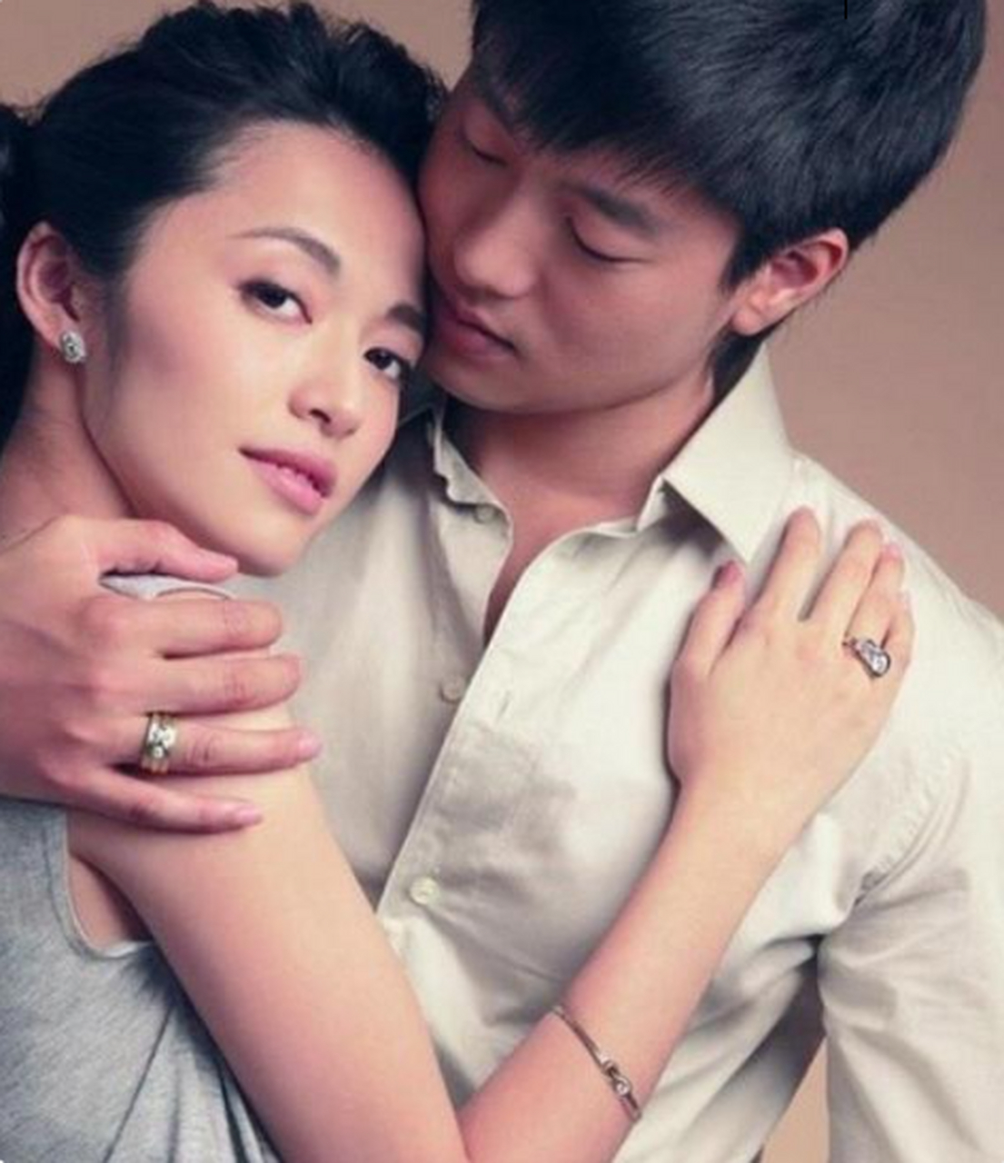 姚晨大怒,打电话让曹郁回家,但回来后曹郁并没有生气.