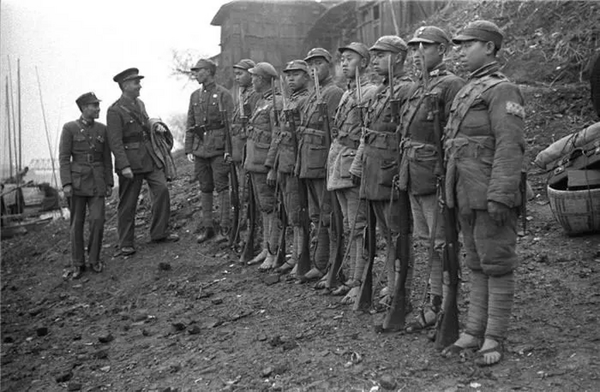 "大人救国,小孩也要救国" 广西抗日救国学生军!平均年龄只有15岁!