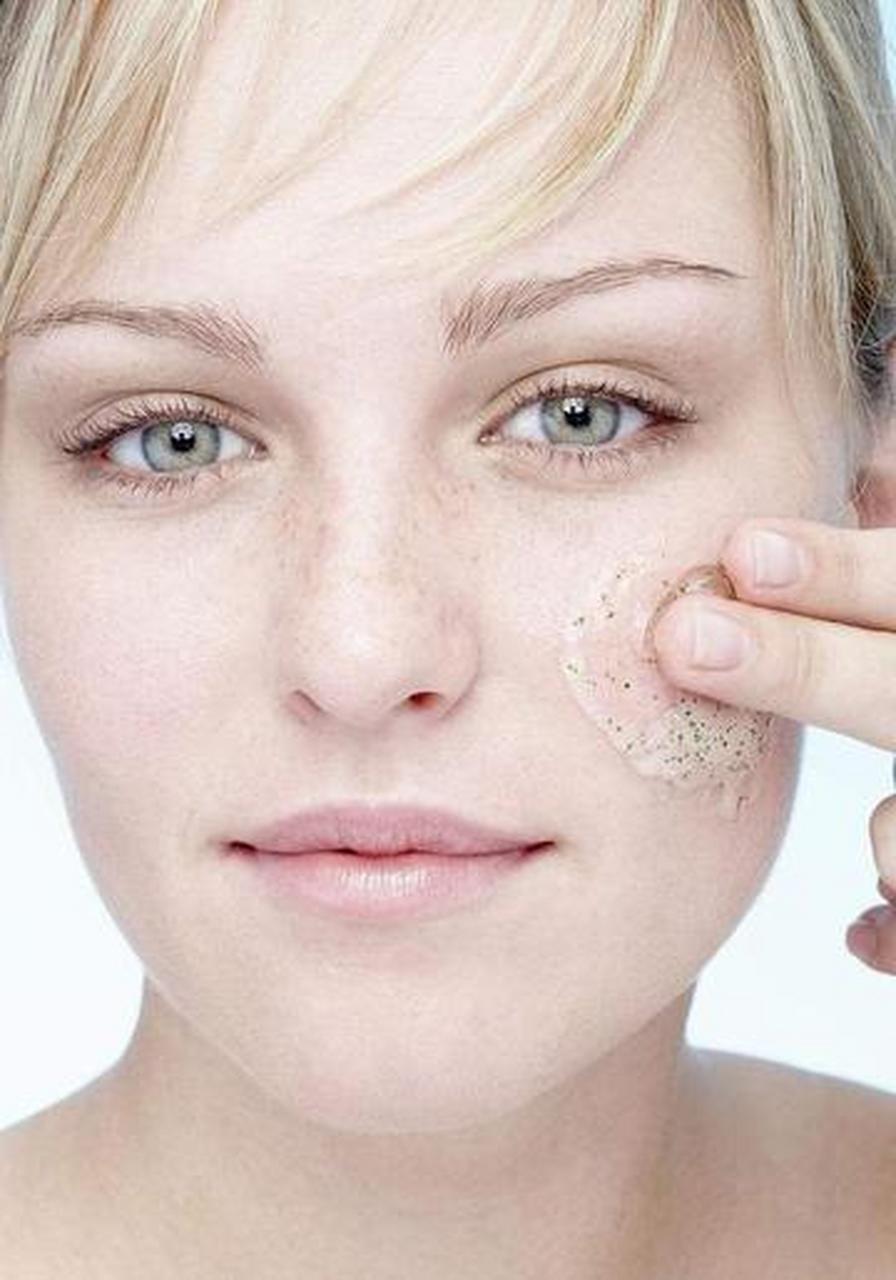 一,了解脸部角质层  脸部角质层是指皮肤最上层的